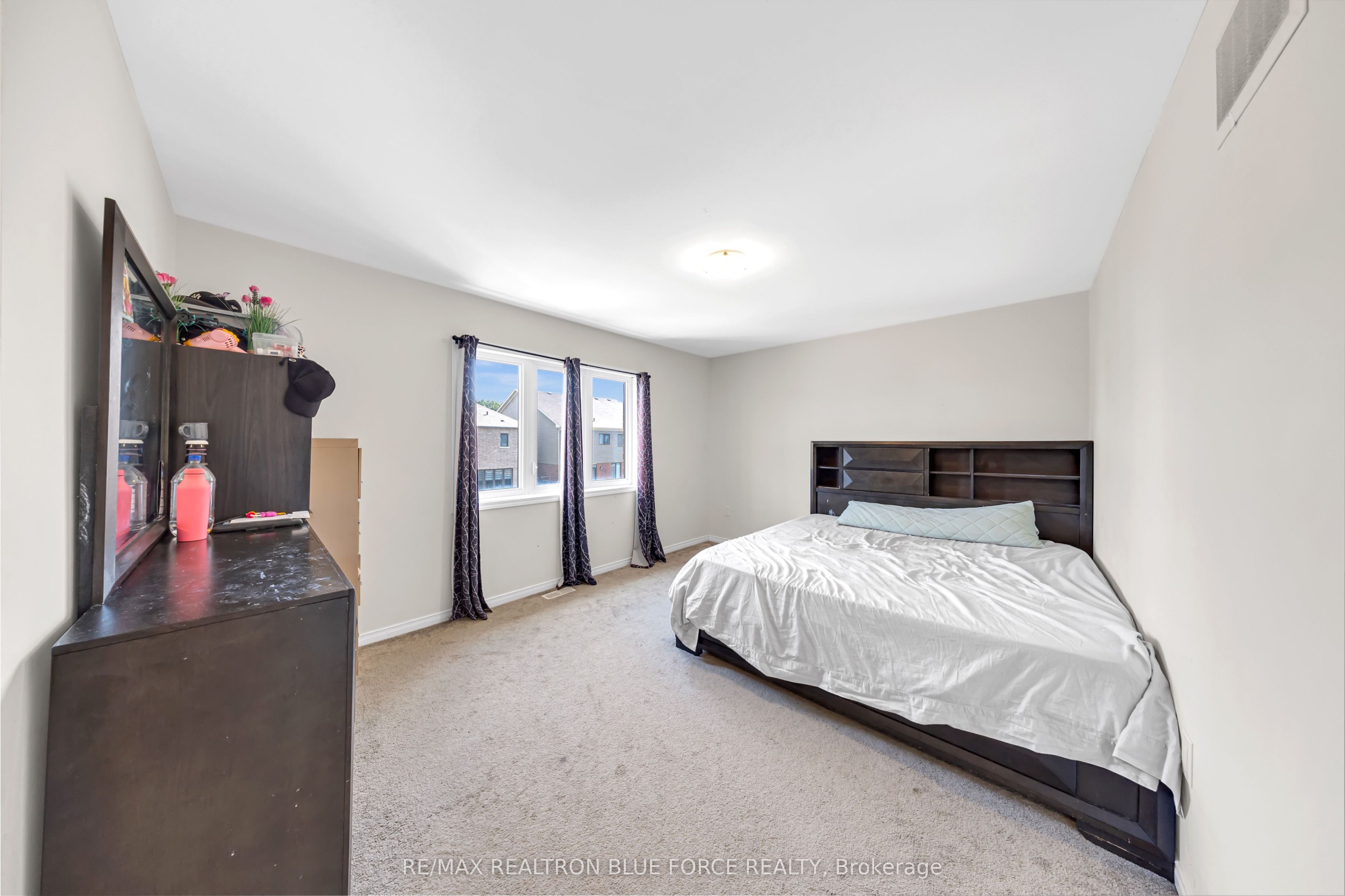 43 July Avenue Property Photo 22