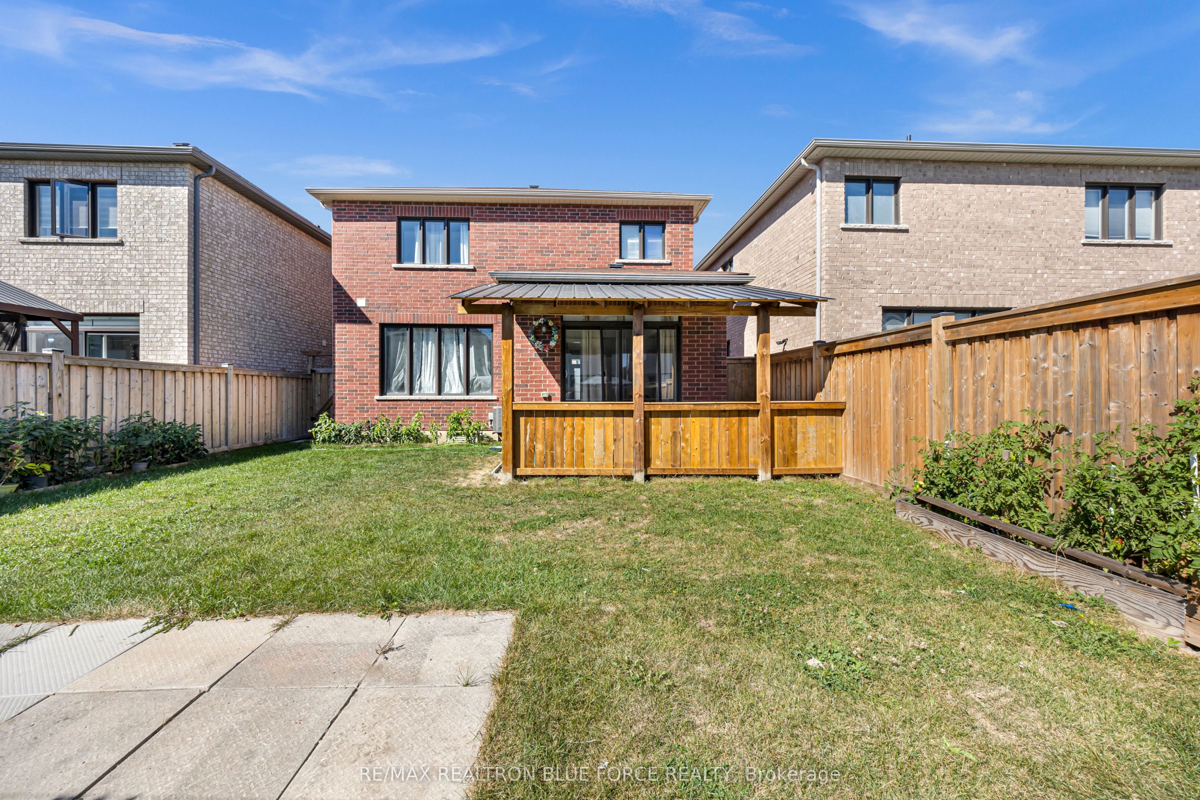 43 July Avenue Property Photo 35