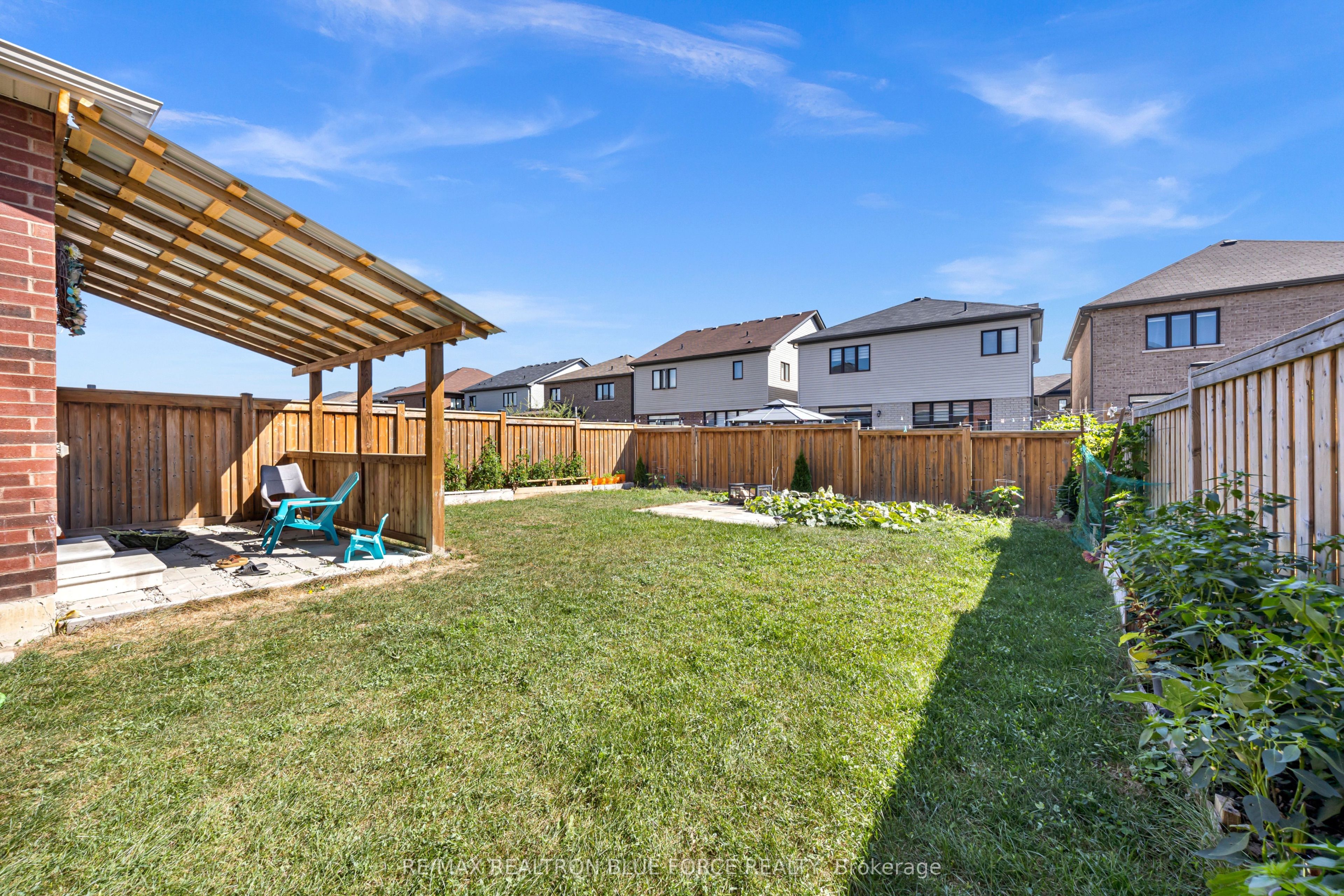 43 July Avenue Property Photo 36