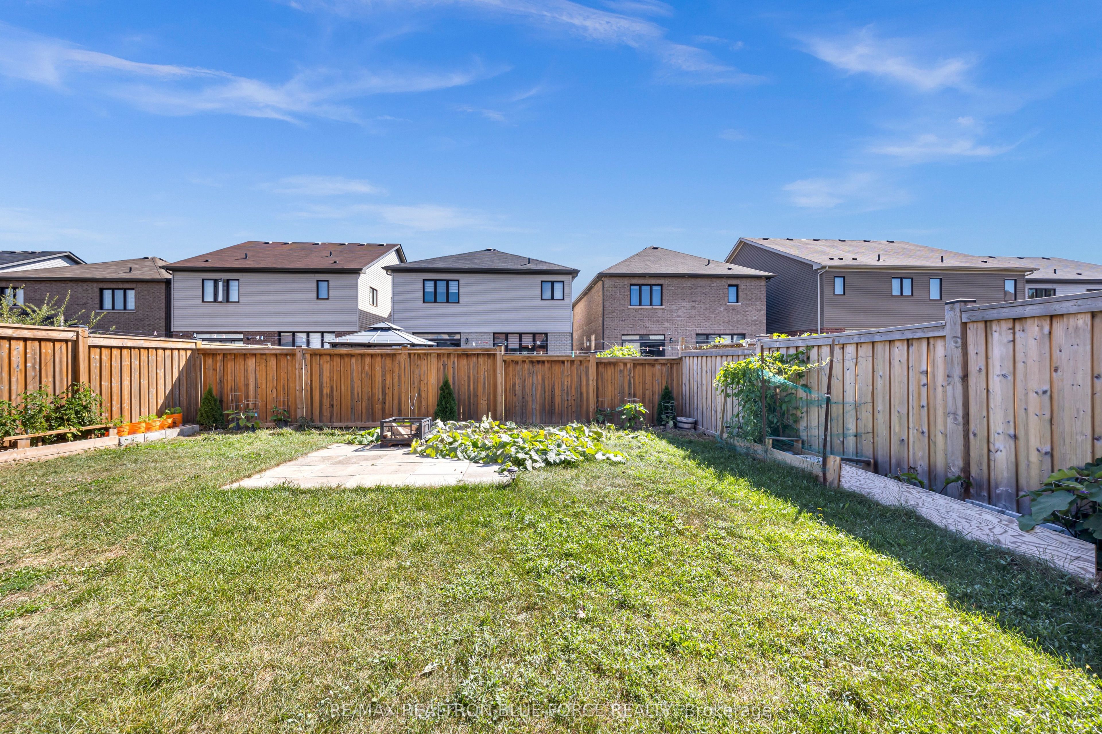 43 July Avenue Property Photo 37