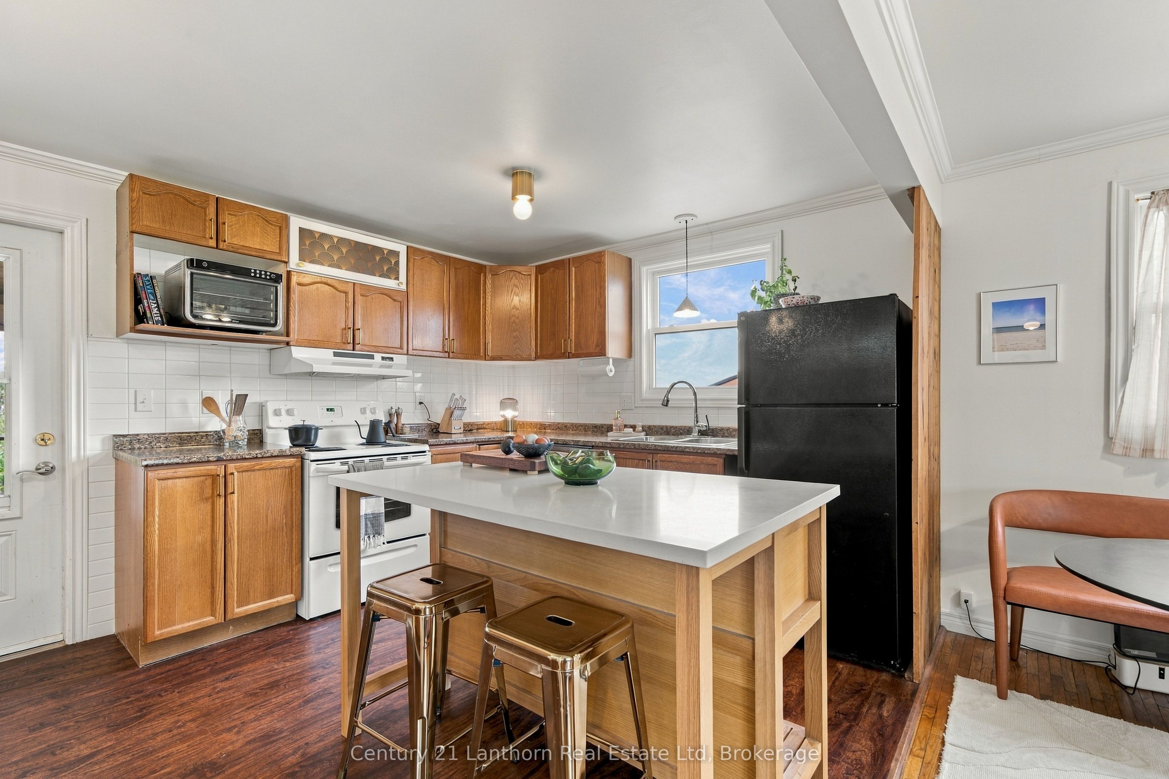 212 Old Milford Road Property Photo 5