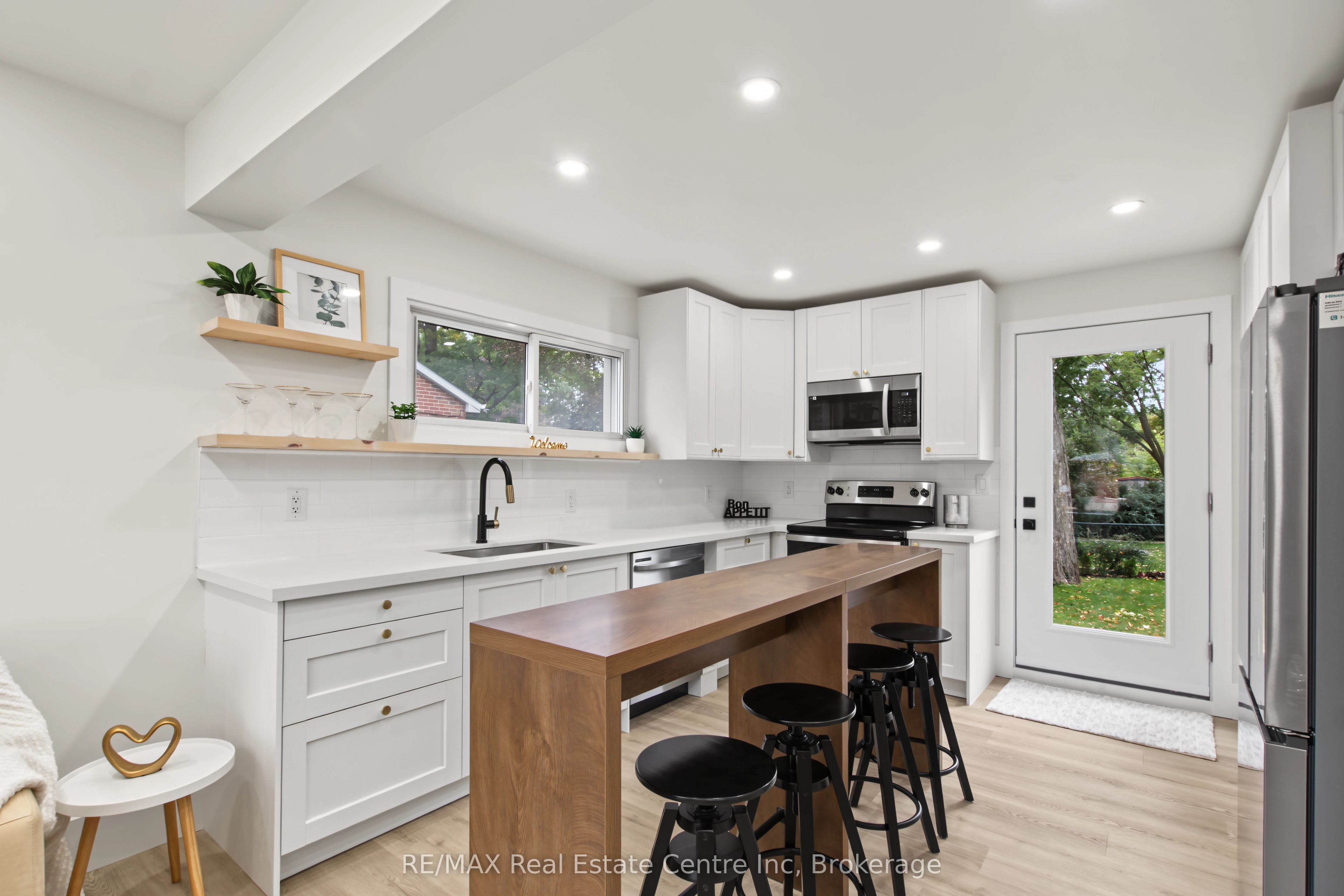 223 Margaret Avenue Property Photo 8