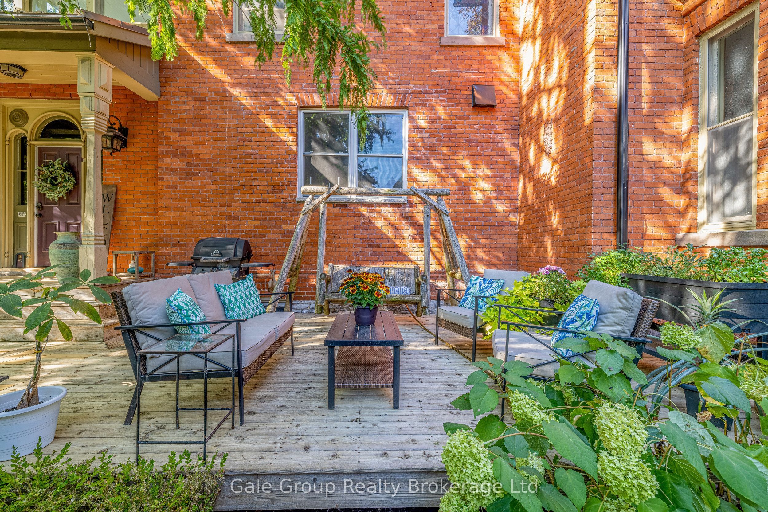 105 Vansittart Avenue Property Photo 6
