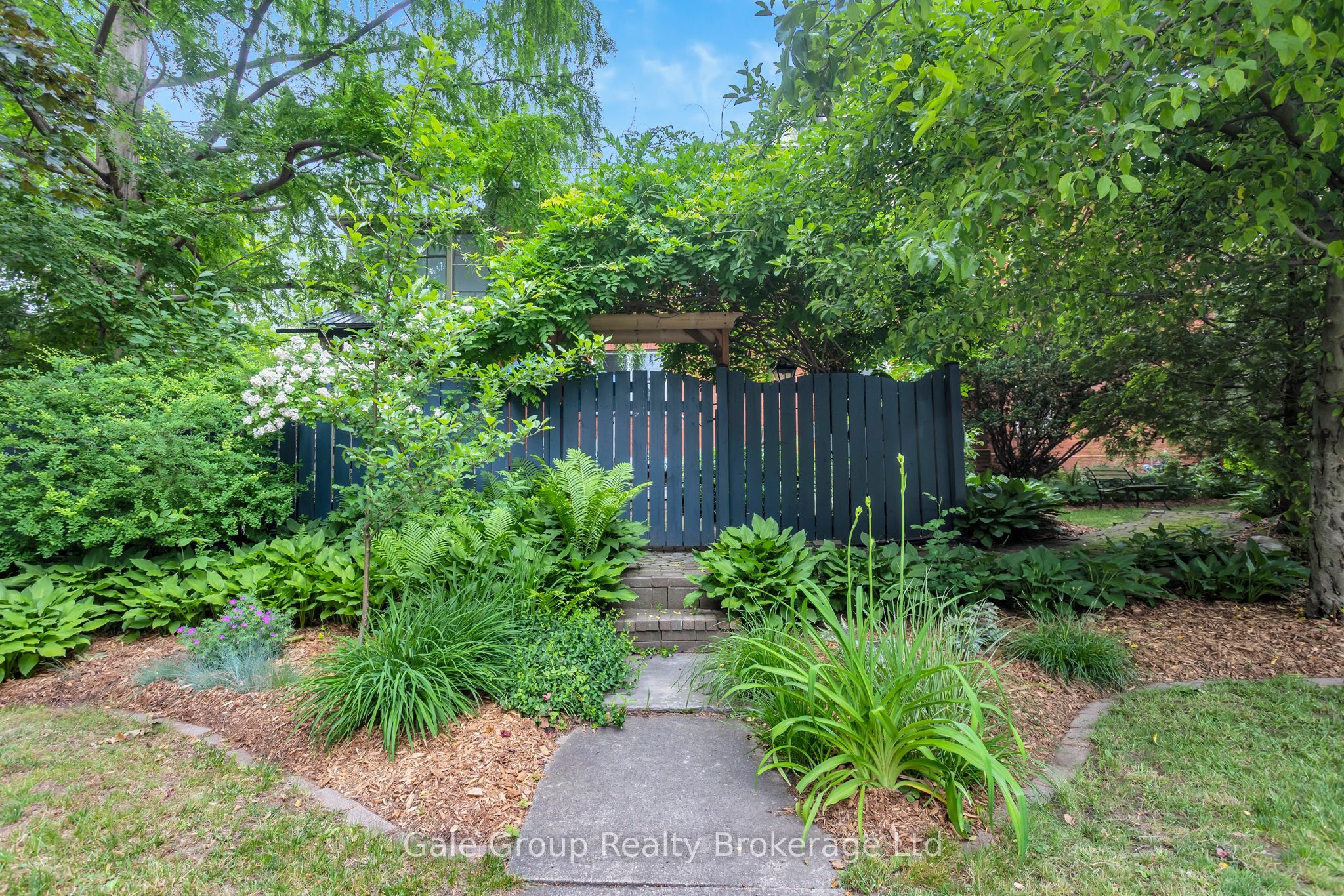 105 Vansittart Avenue Property Photo 10