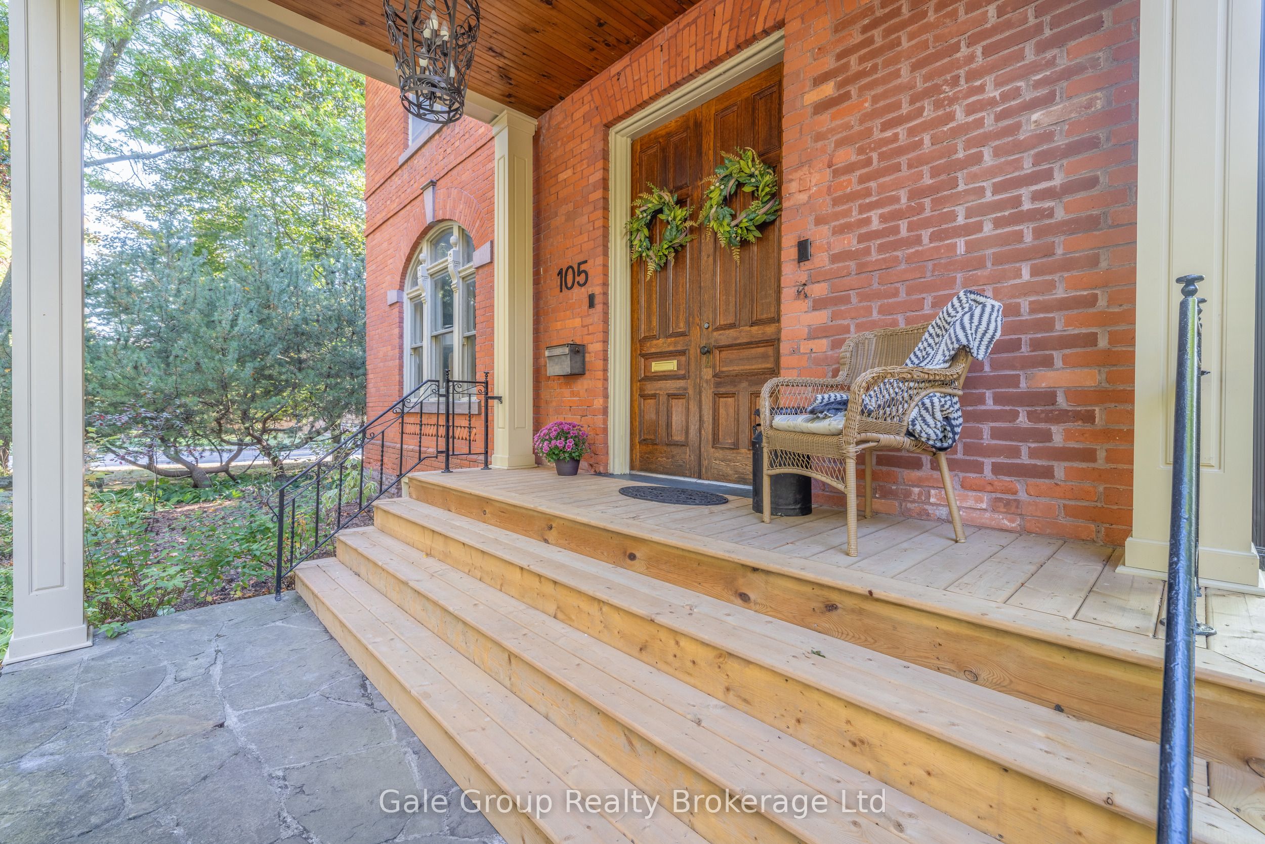 105 Vansittart Avenue Property Photo 13