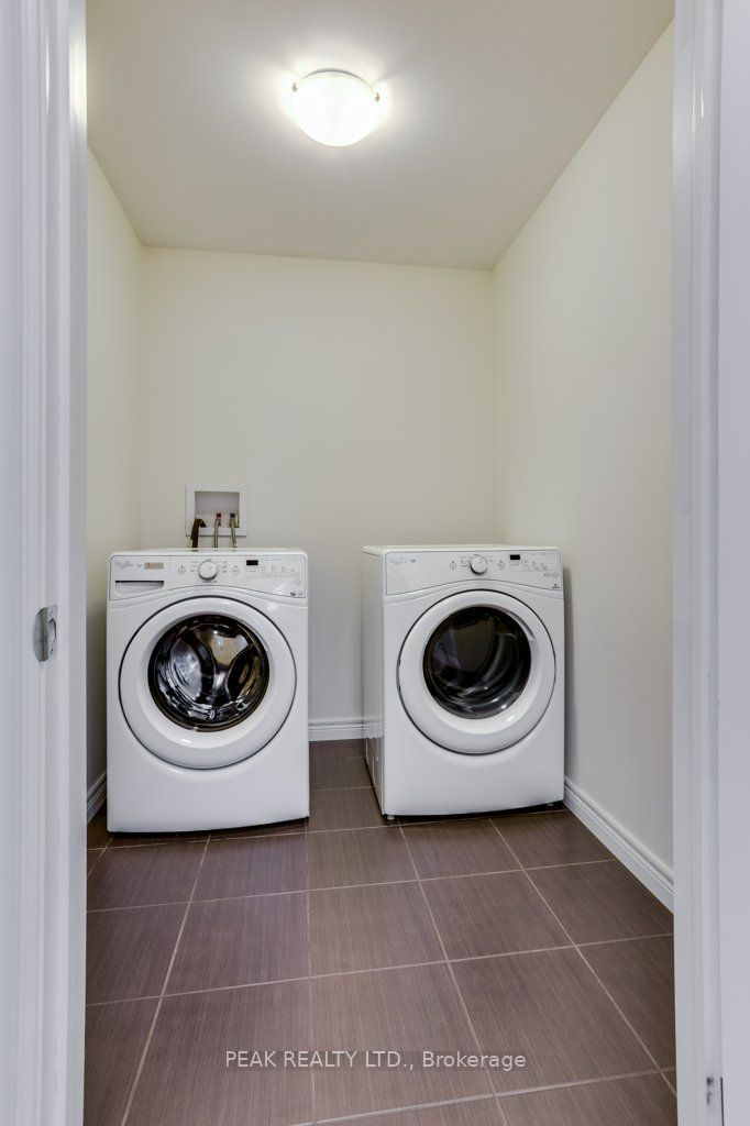 731 Guiness Way Property Photo 25