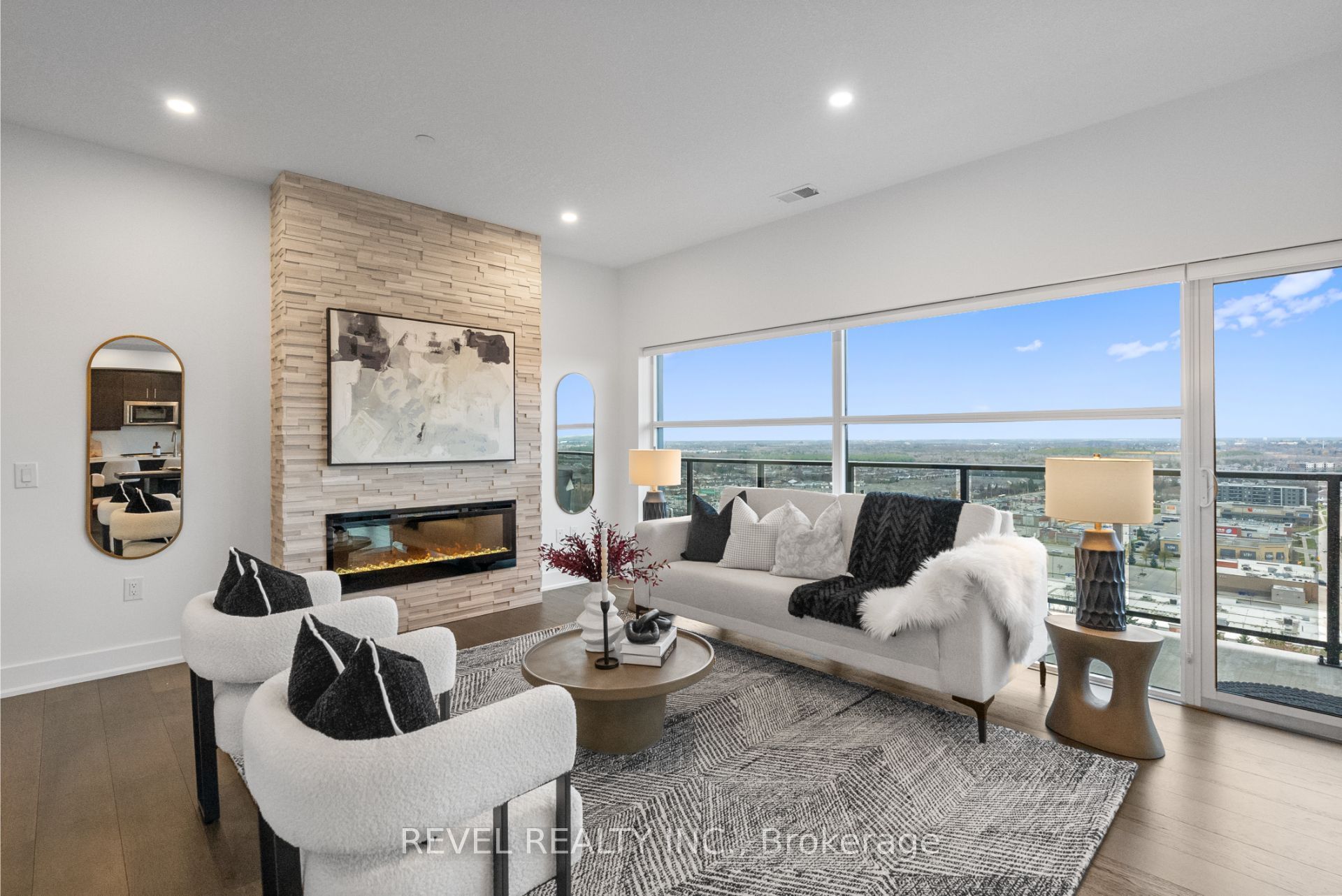 1880 Gordon Street 1304 Property Photo 2