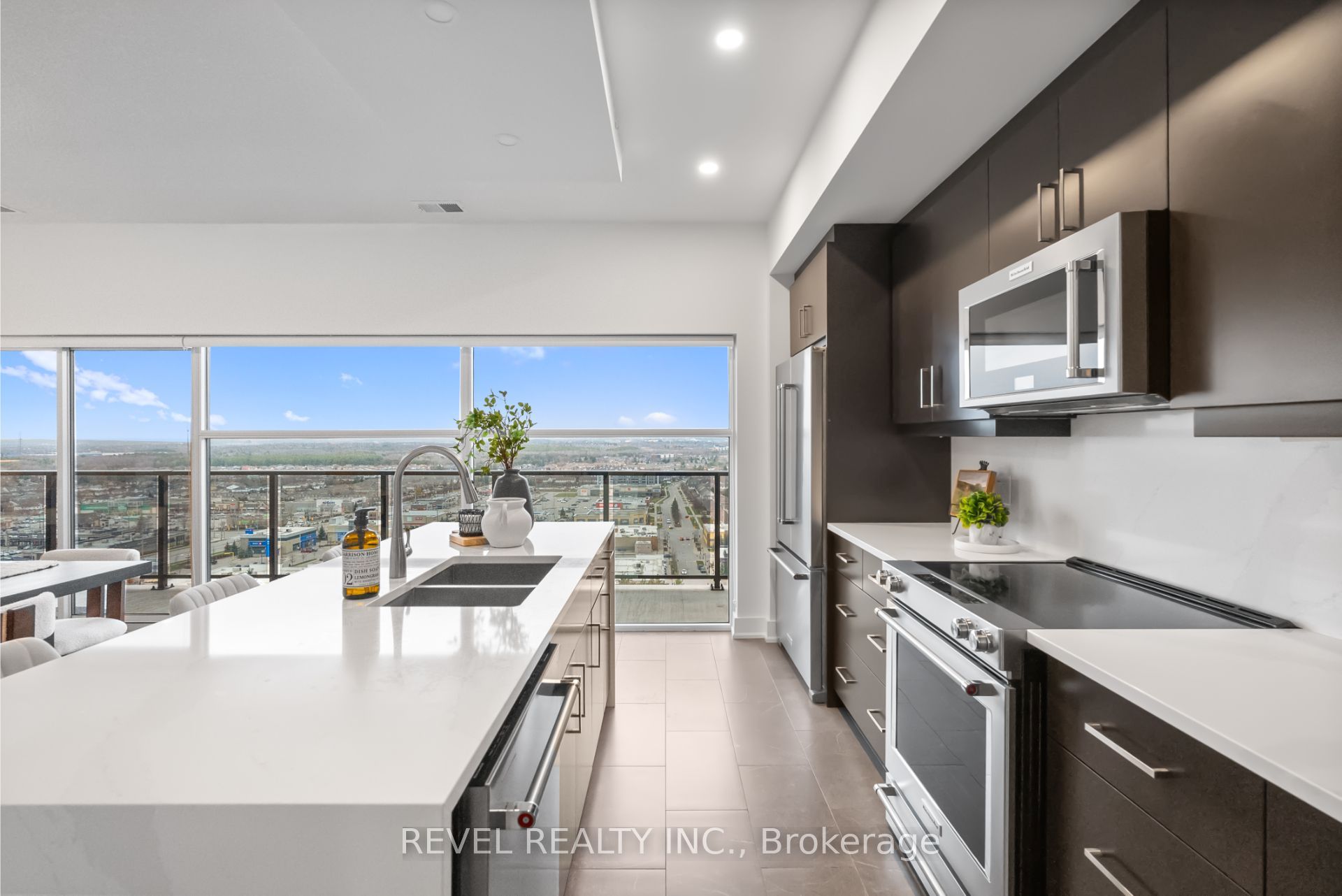 1880 Gordon Street 1304 Property Photo 13