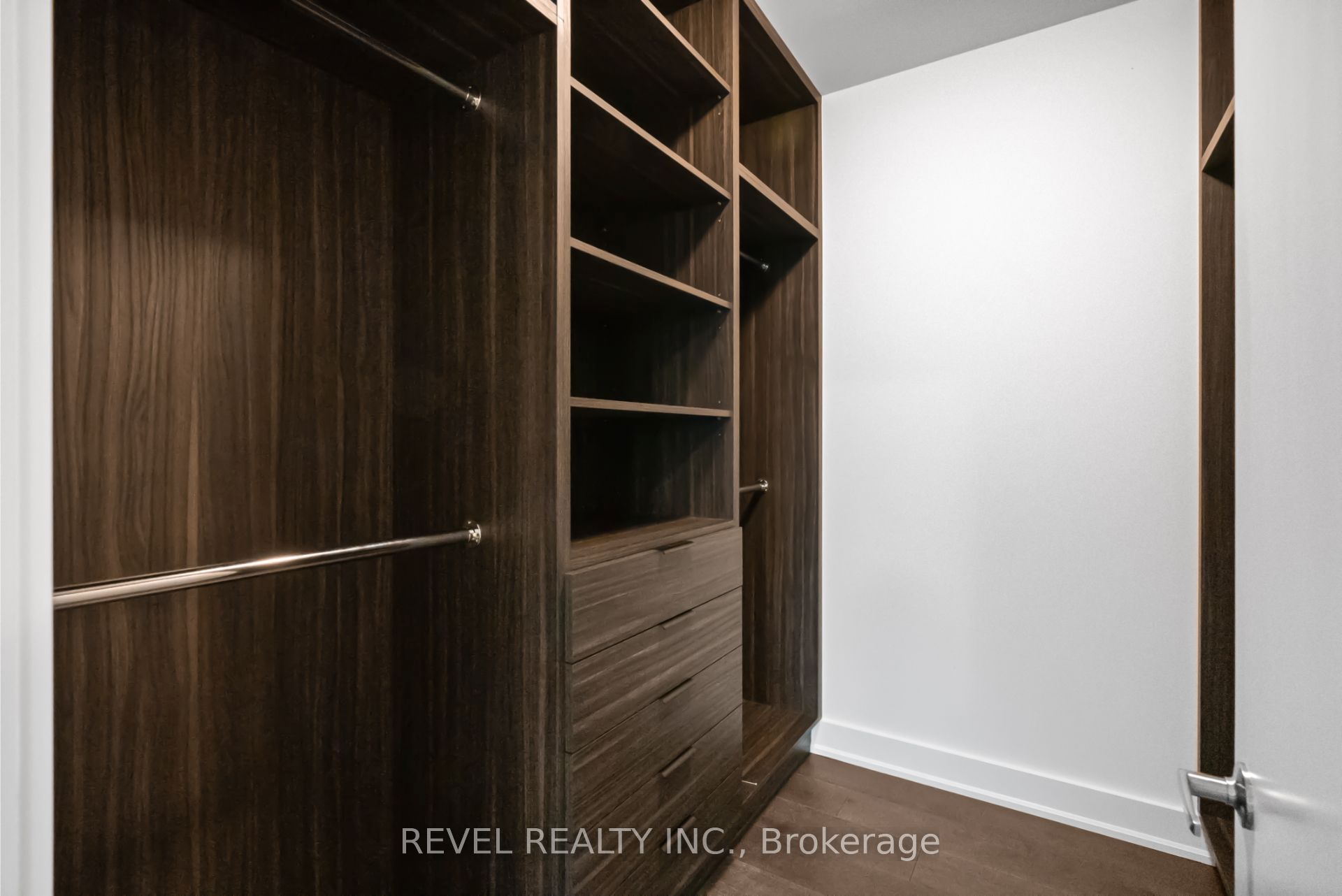 1880 Gordon Street 1304 Property Photo 21