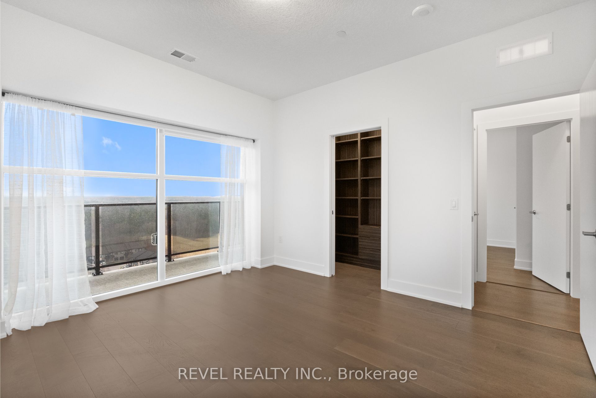 1880 Gordon Street 1304 Property Photo 23