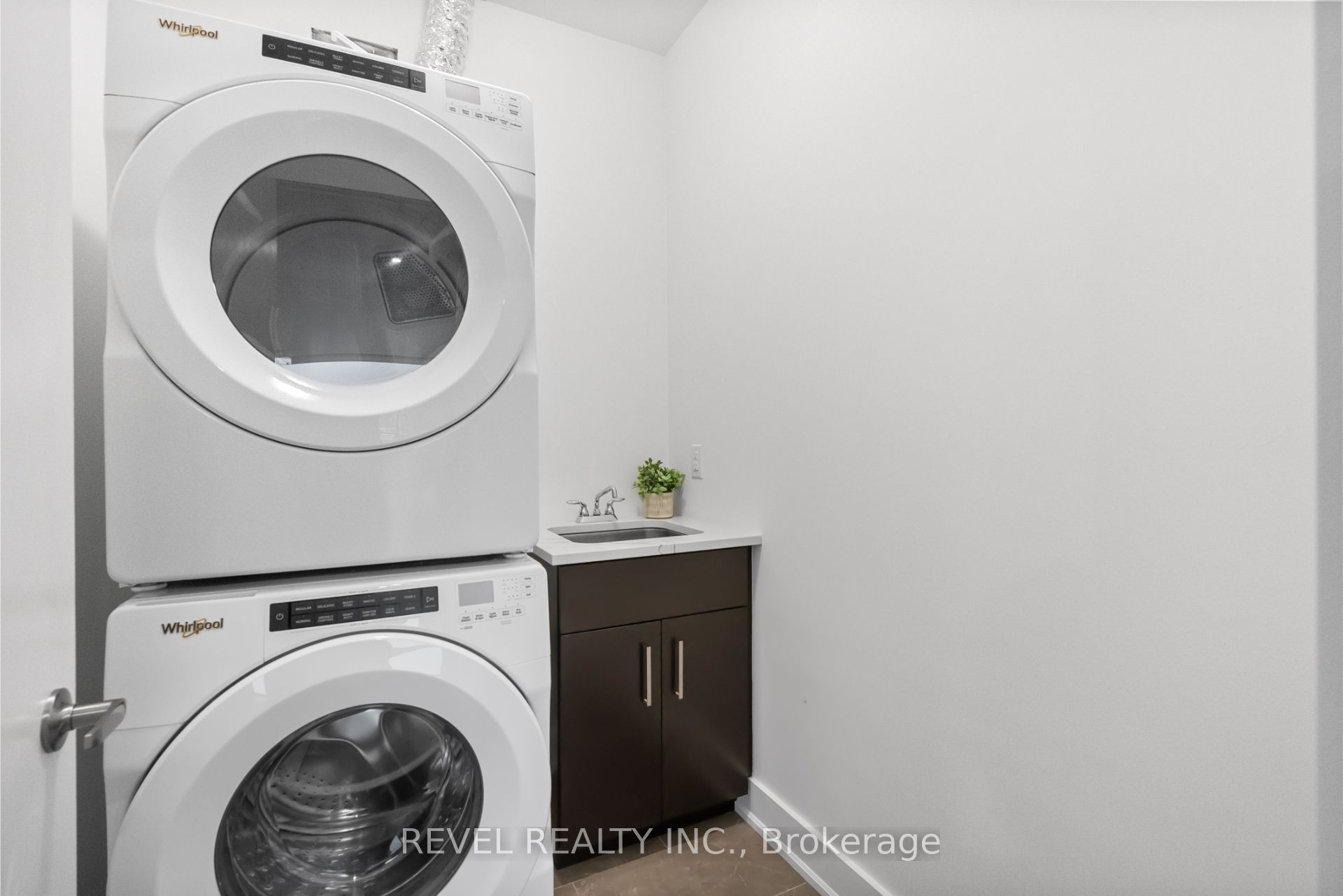 1880 Gordon Street 1304 Property Photo 30