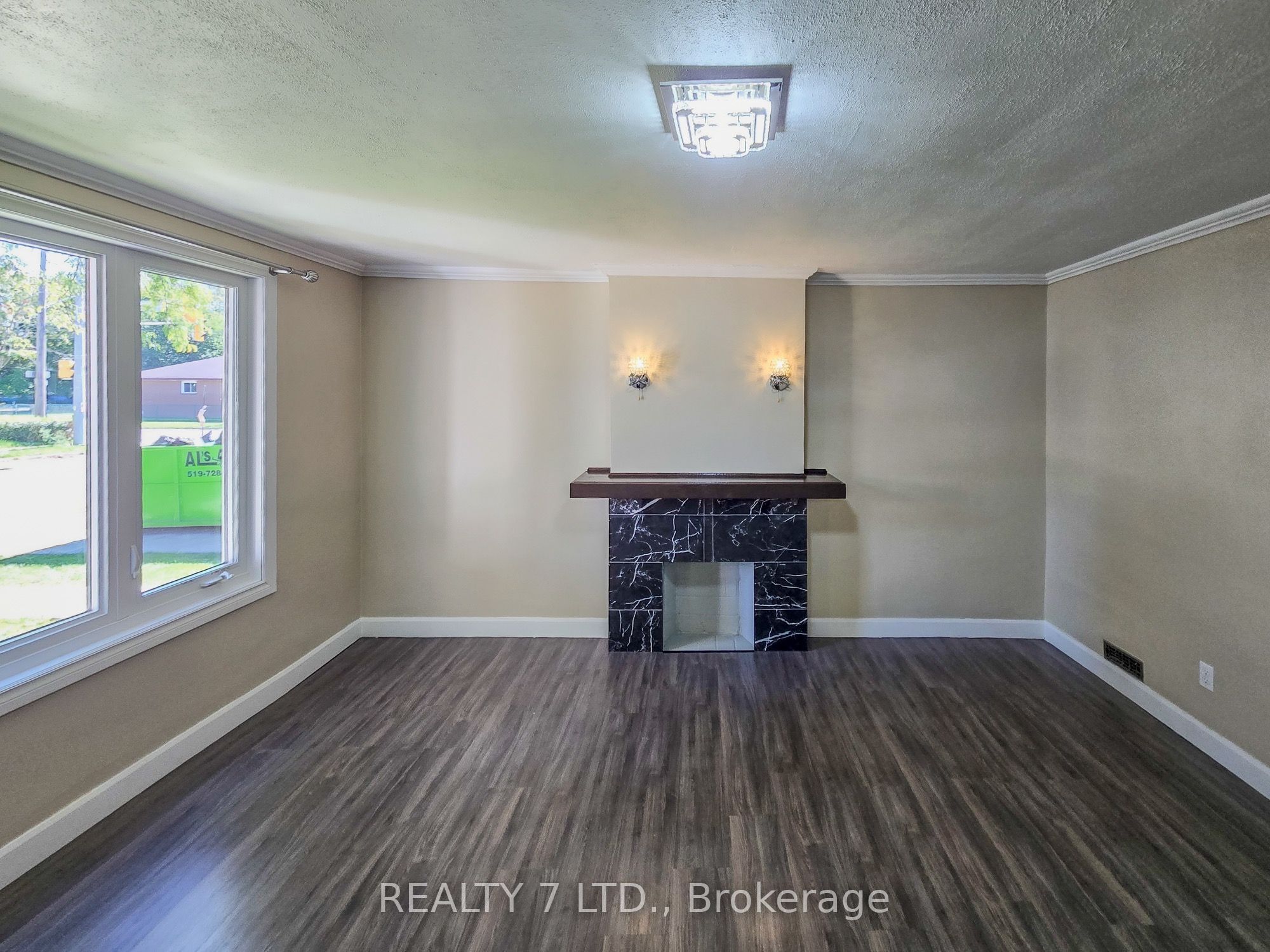 1083 Campbell Avenue Property Photo 10