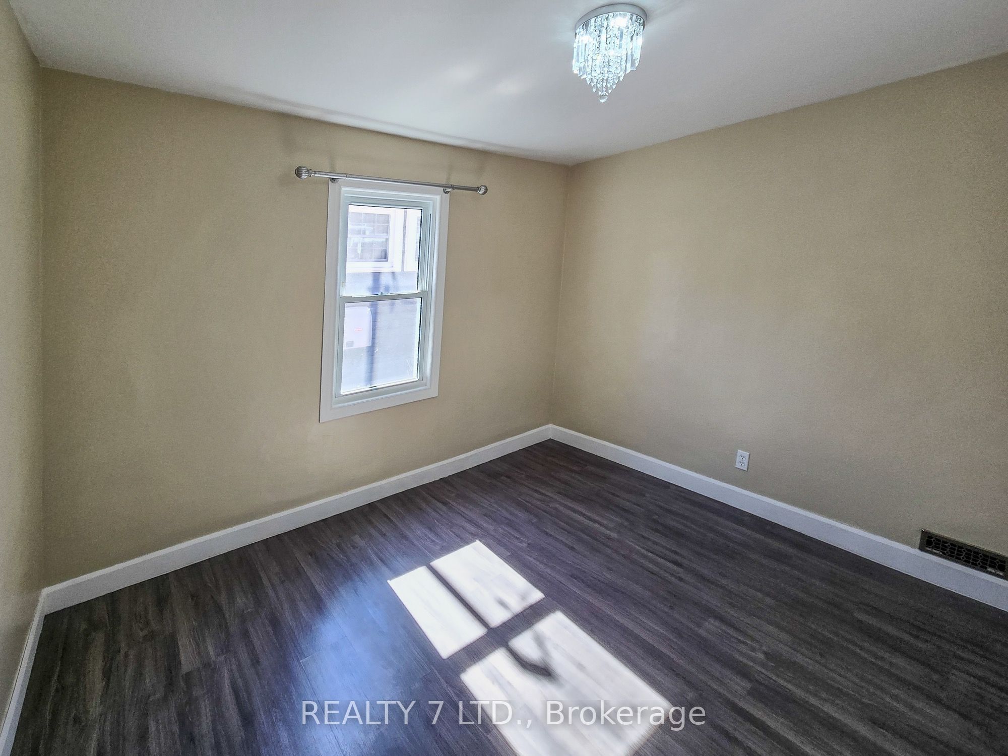 1083 Campbell Avenue Property Photo 24