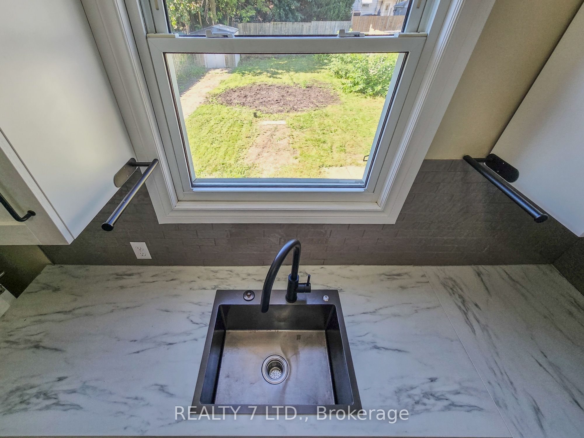 1083 Campbell Avenue Property Photo 40