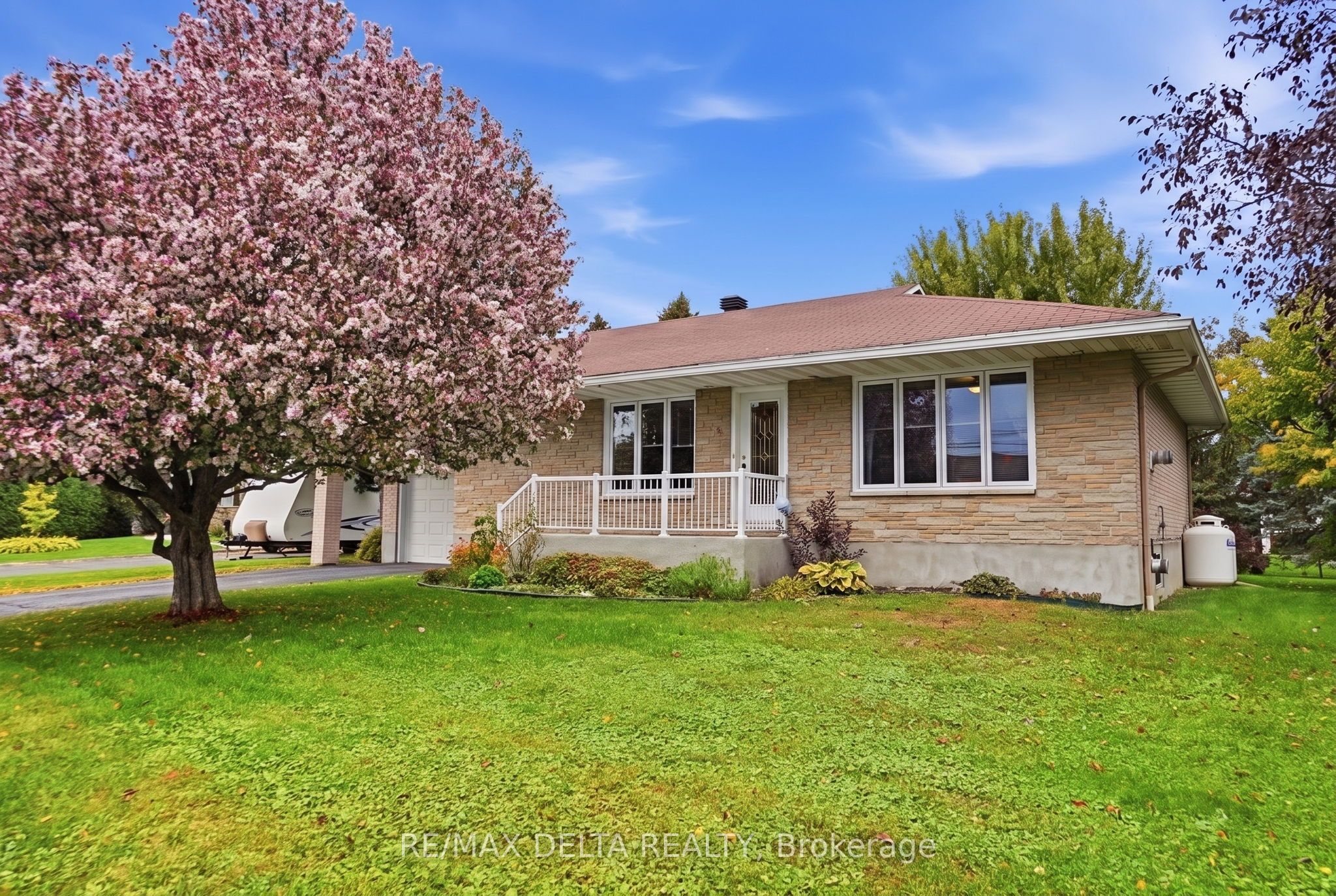 6 Place Madeleine Street Property Photo 2