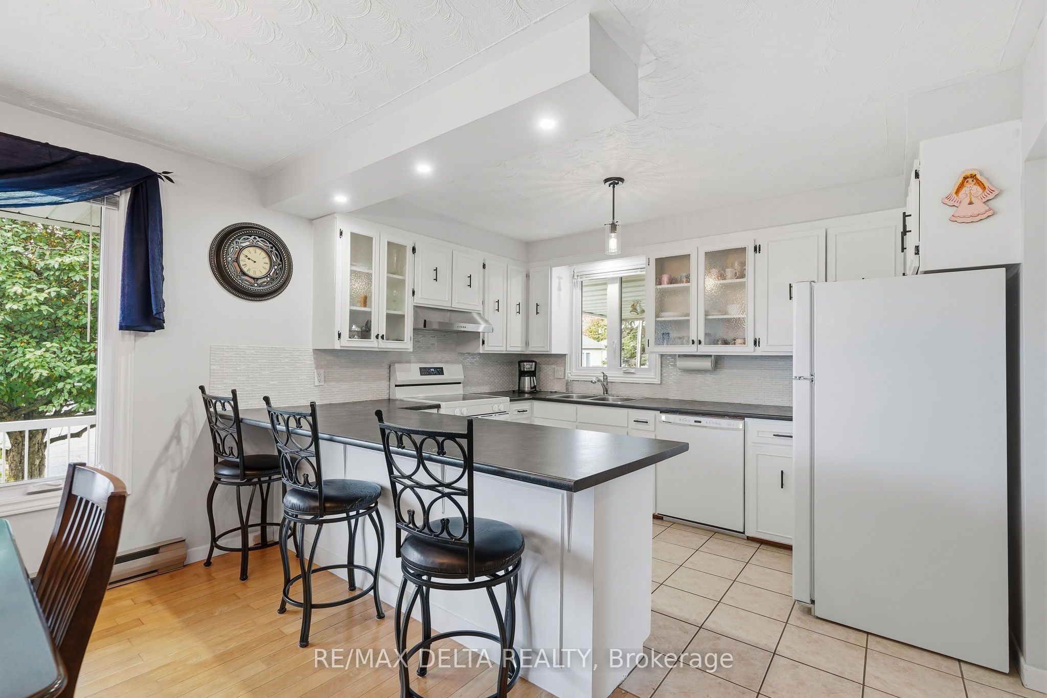 6 Place Madeleine Street Property Photo 10