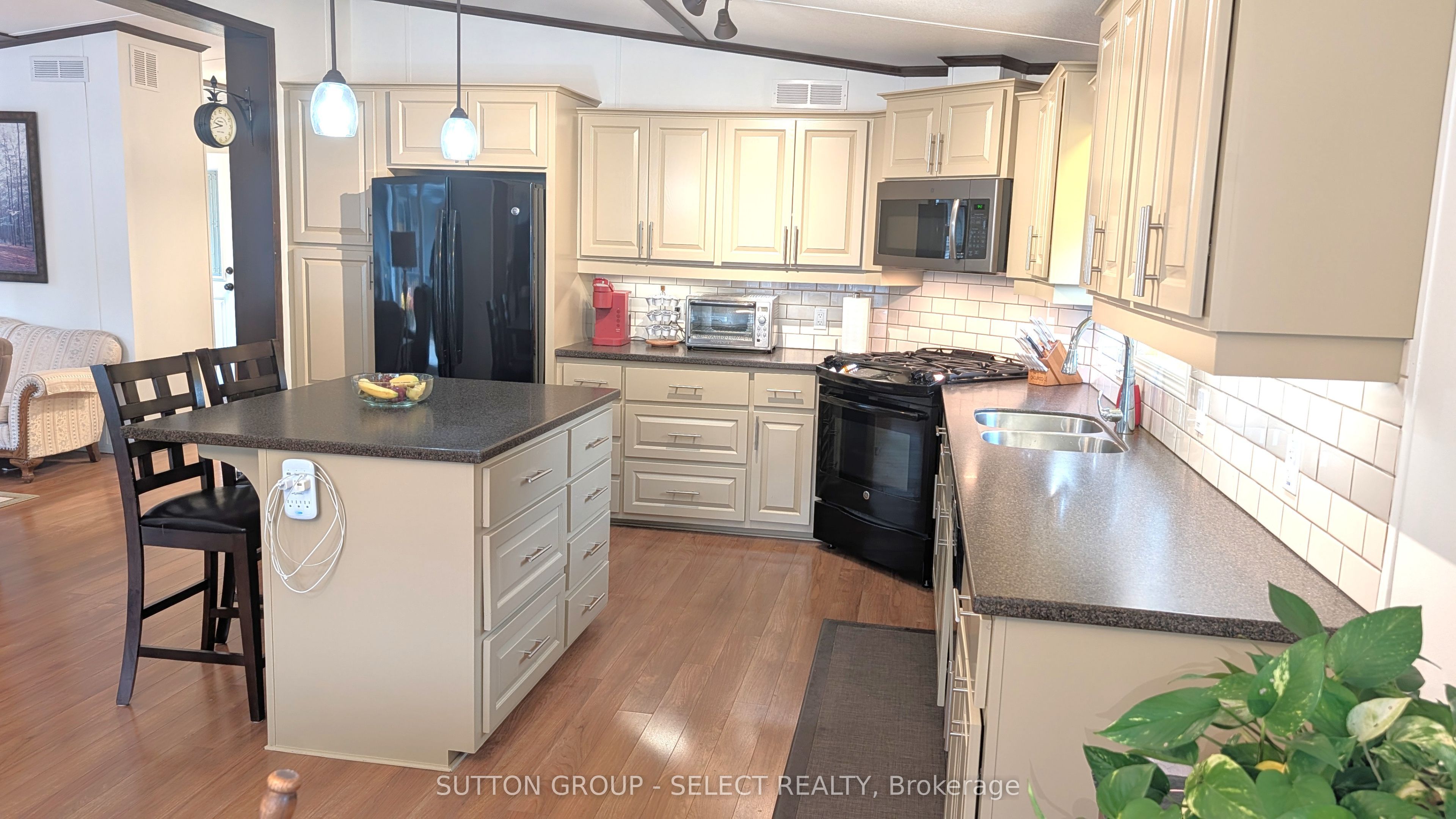 22790 Amiens Road 131 Property Photo 5