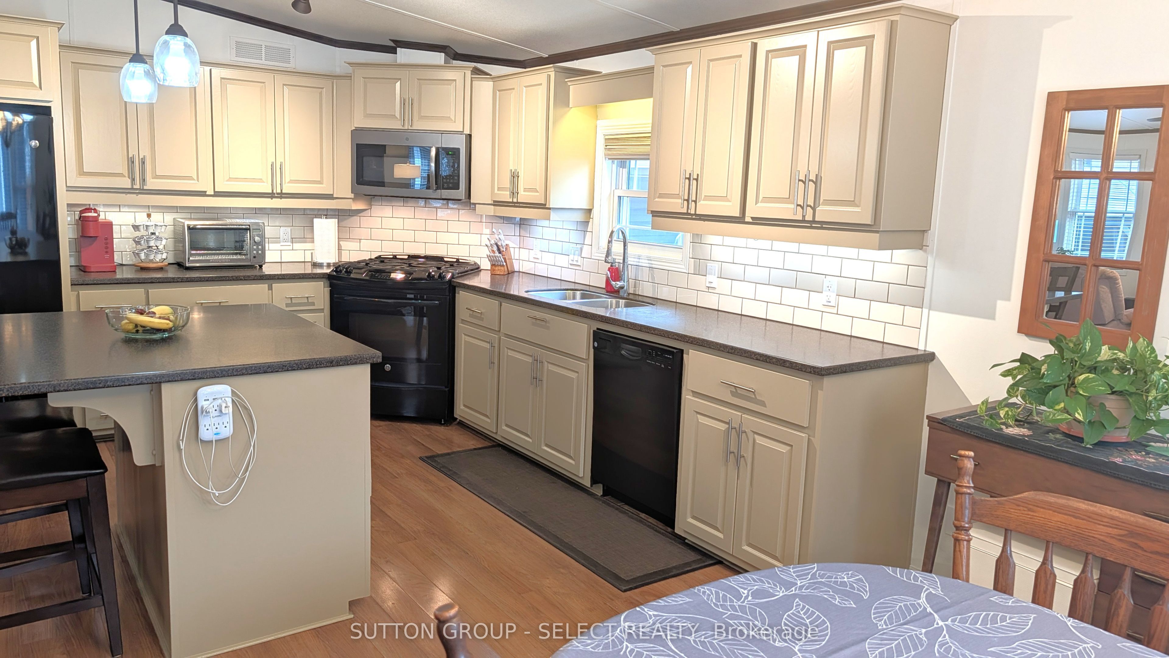 22790 Amiens Road 131 Property Photo 6