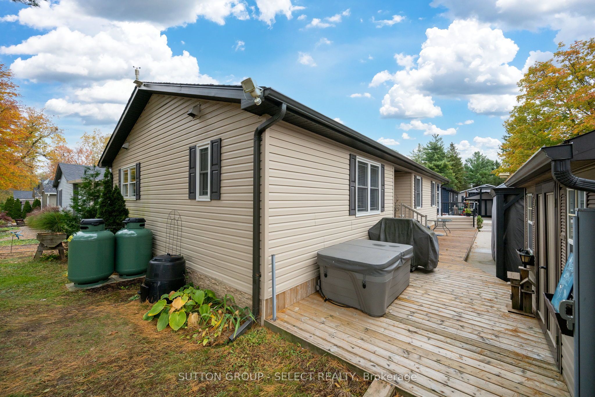 22790 Amiens Road 131 Property Photo 19
