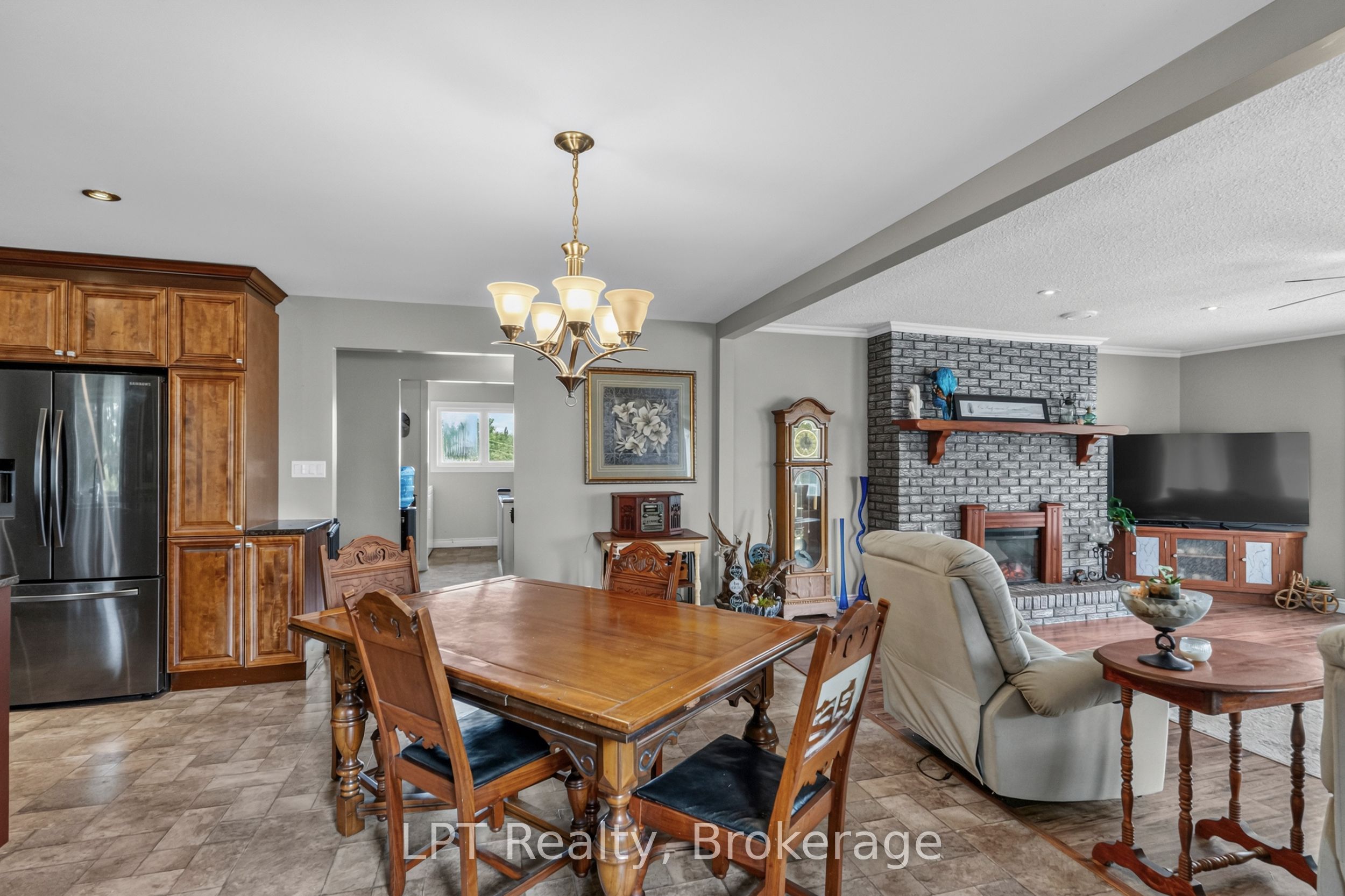 2110 13th Line E Property Photo 15
