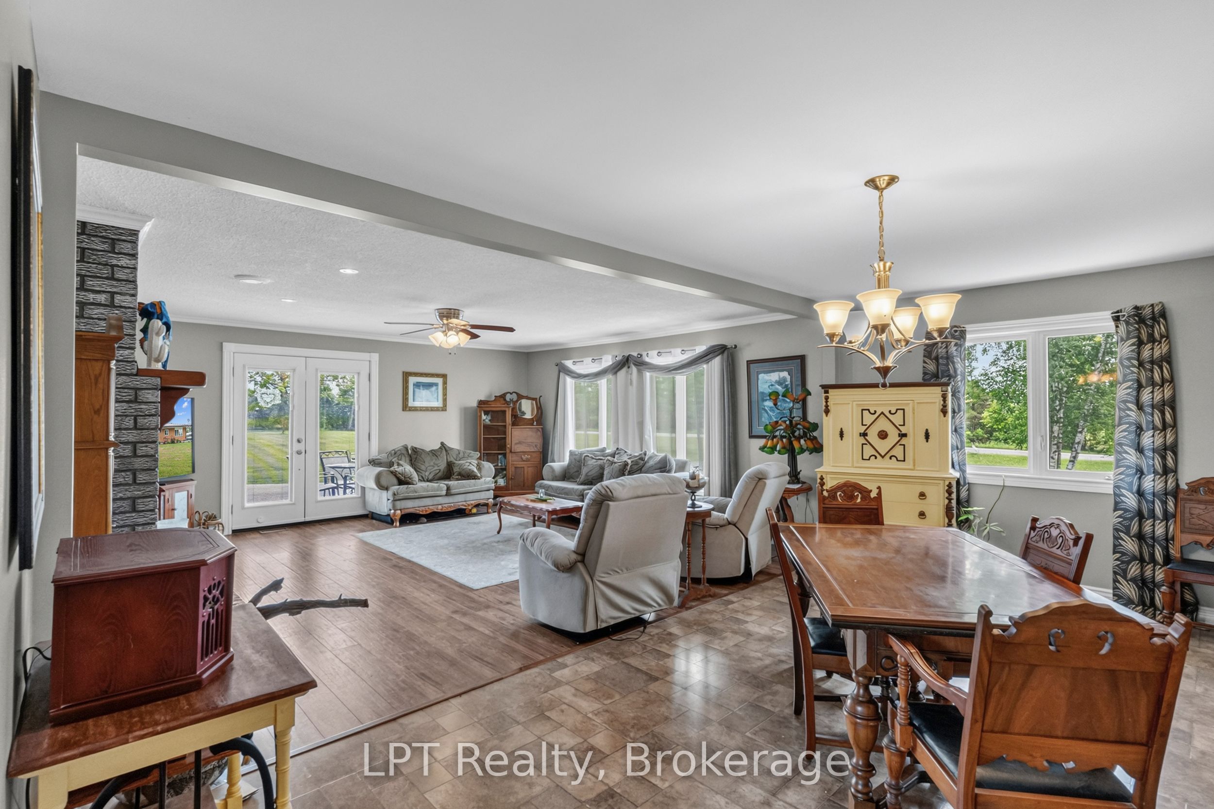 2110 13th Line E Property Photo 16