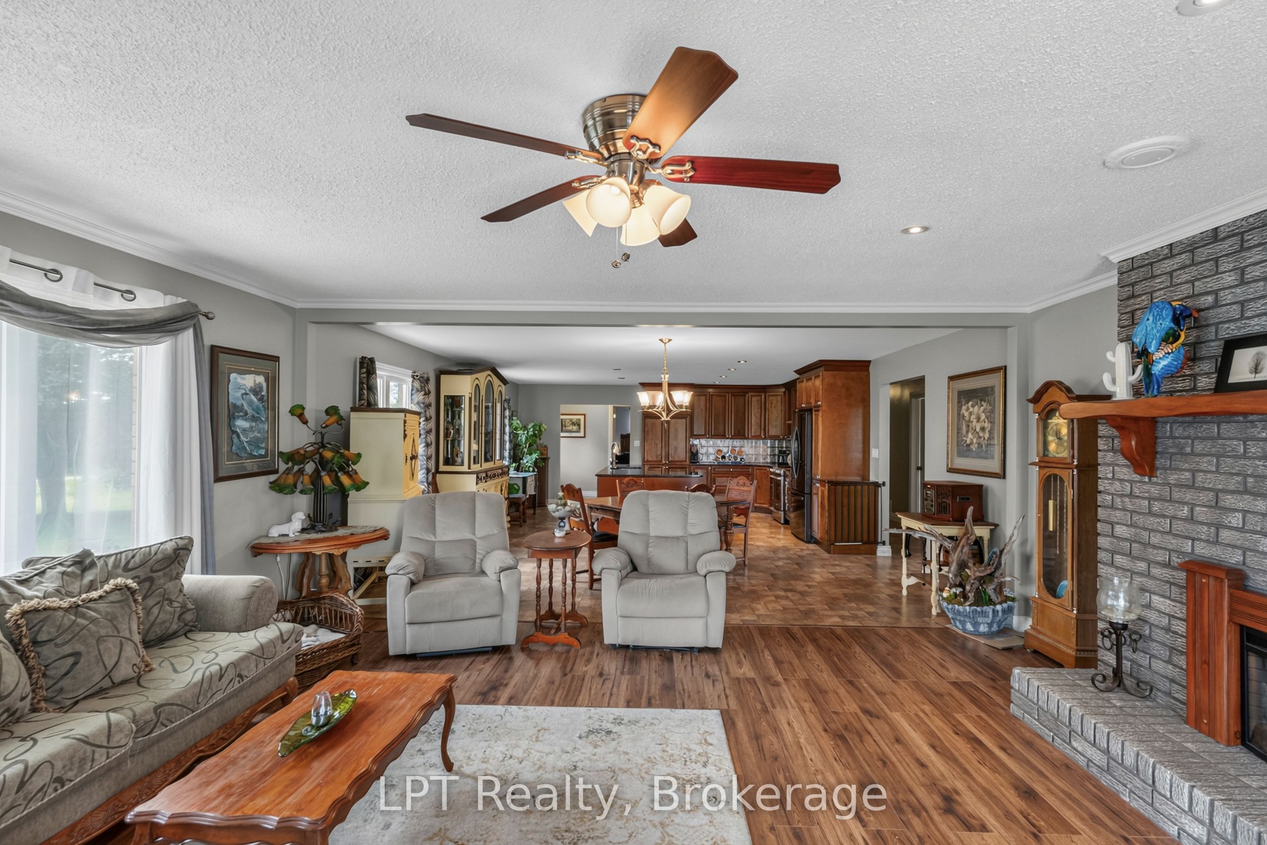 2110 13th Line E Property Photo 18