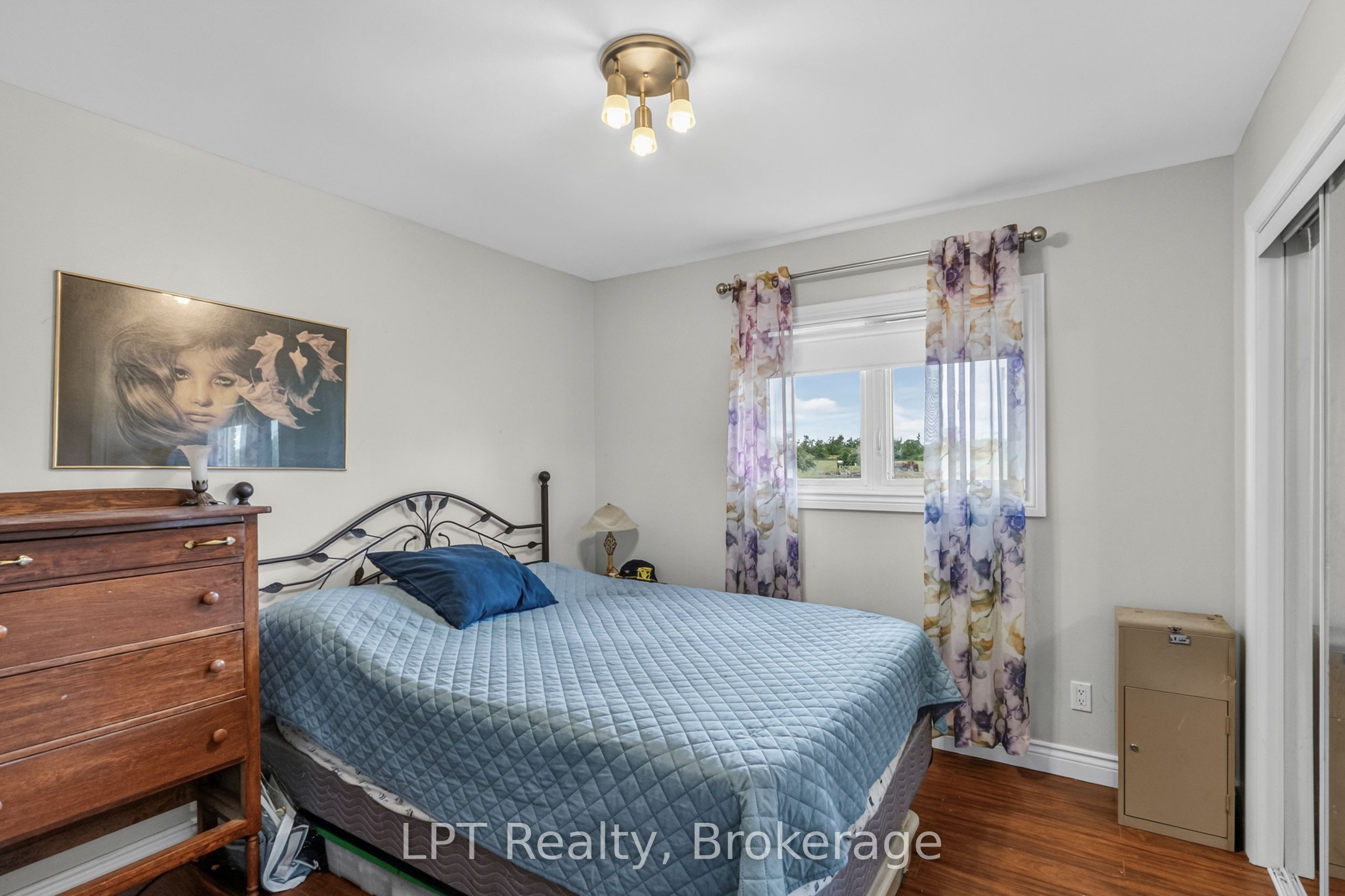 2110 13th Line E Property Photo 23