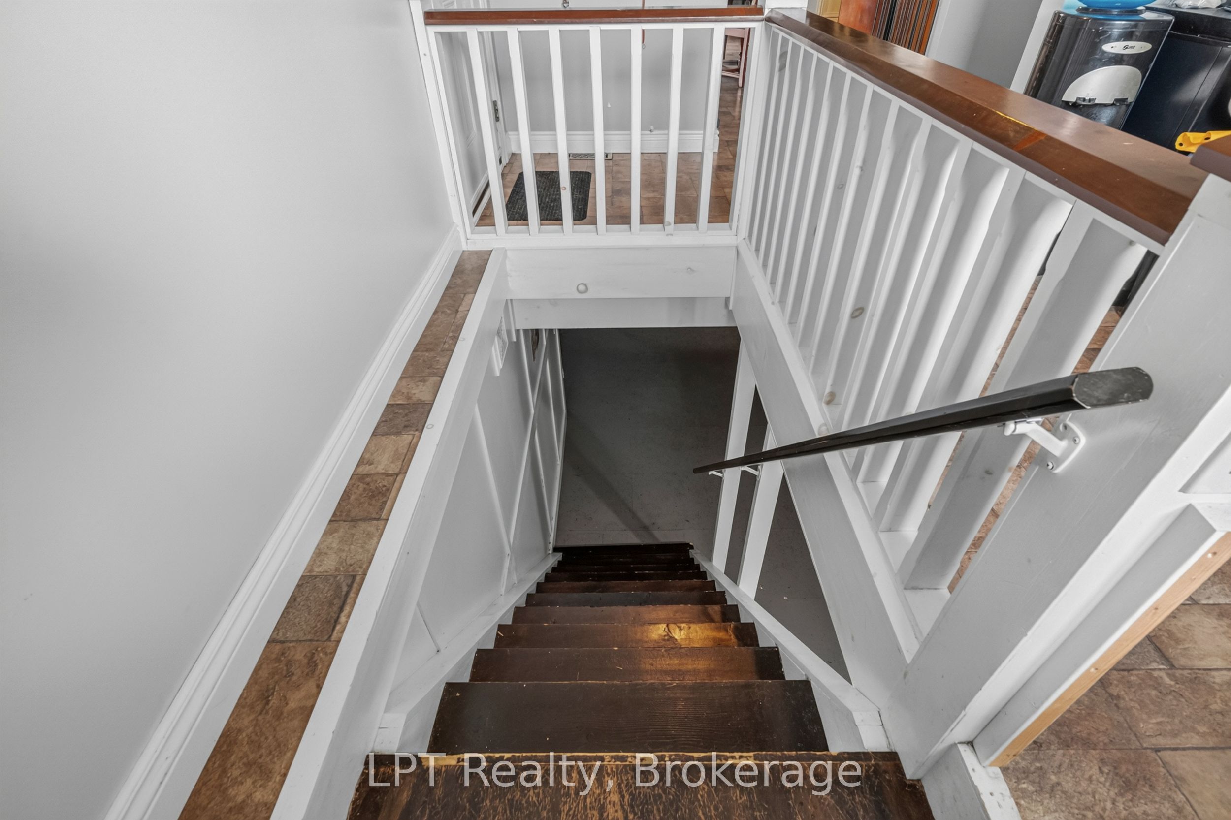 2110 13th Line E Property Photo 26