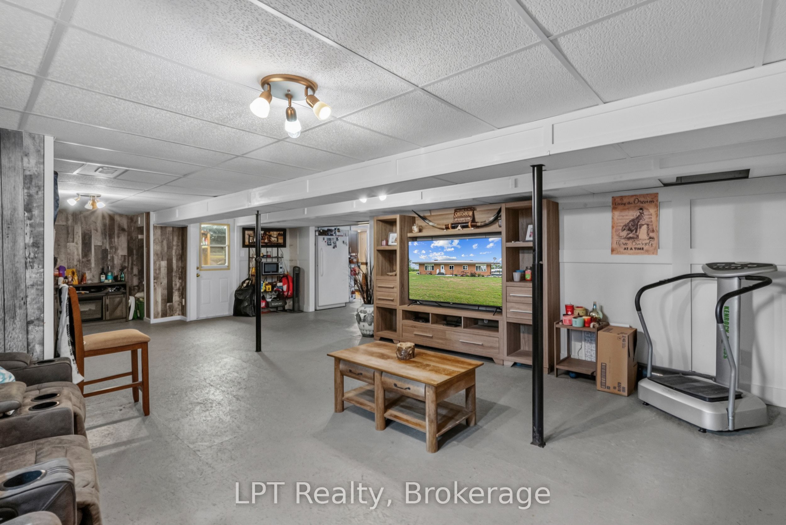2110 13th Line E Property Photo 28