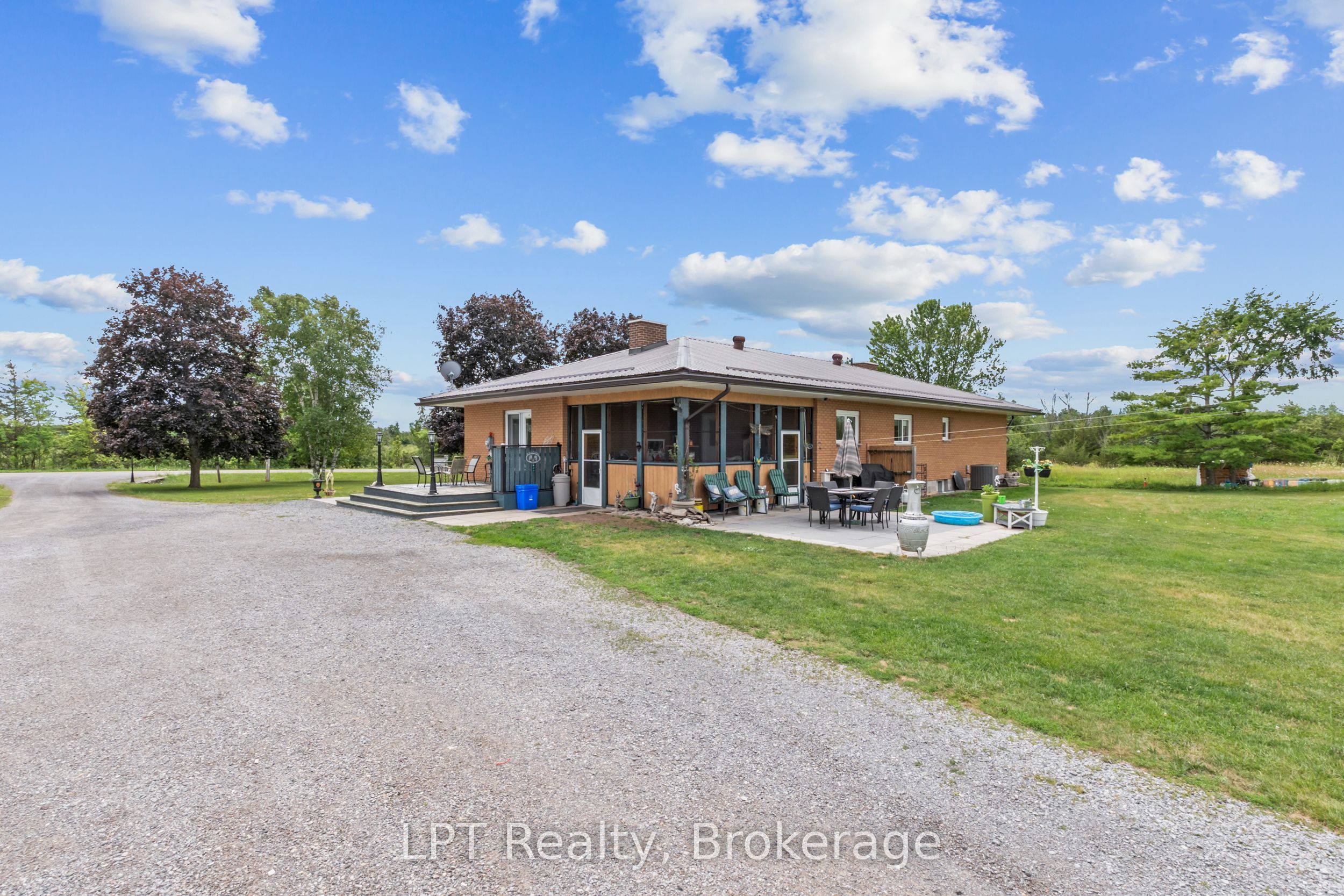 2110 13th Line E Property Photo 31