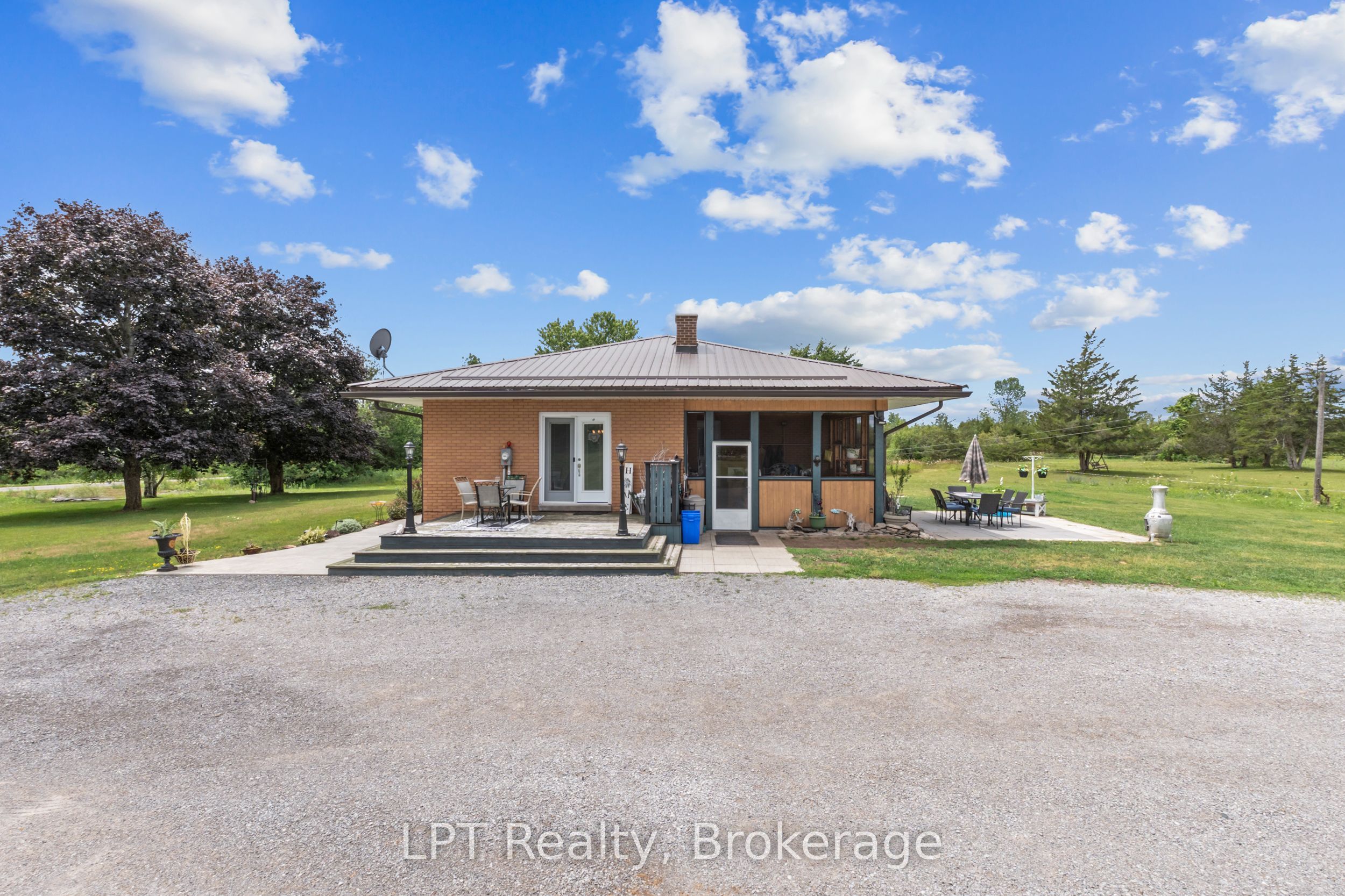 2110 13th Line E Property Photo 32