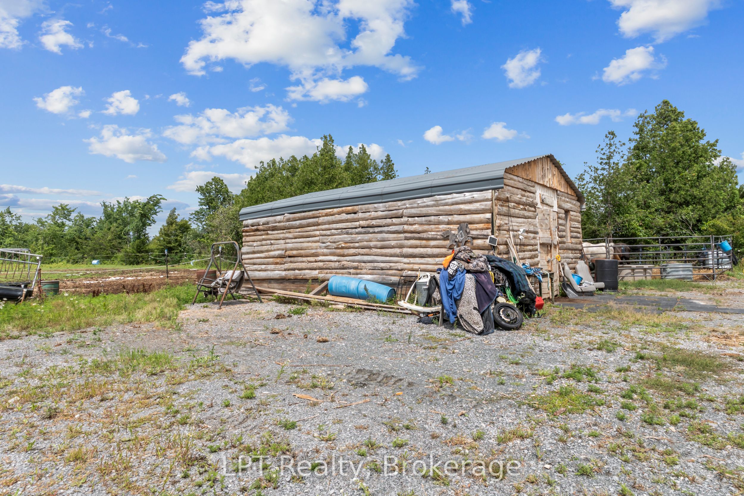 2110 13th Line E Property Photo 37