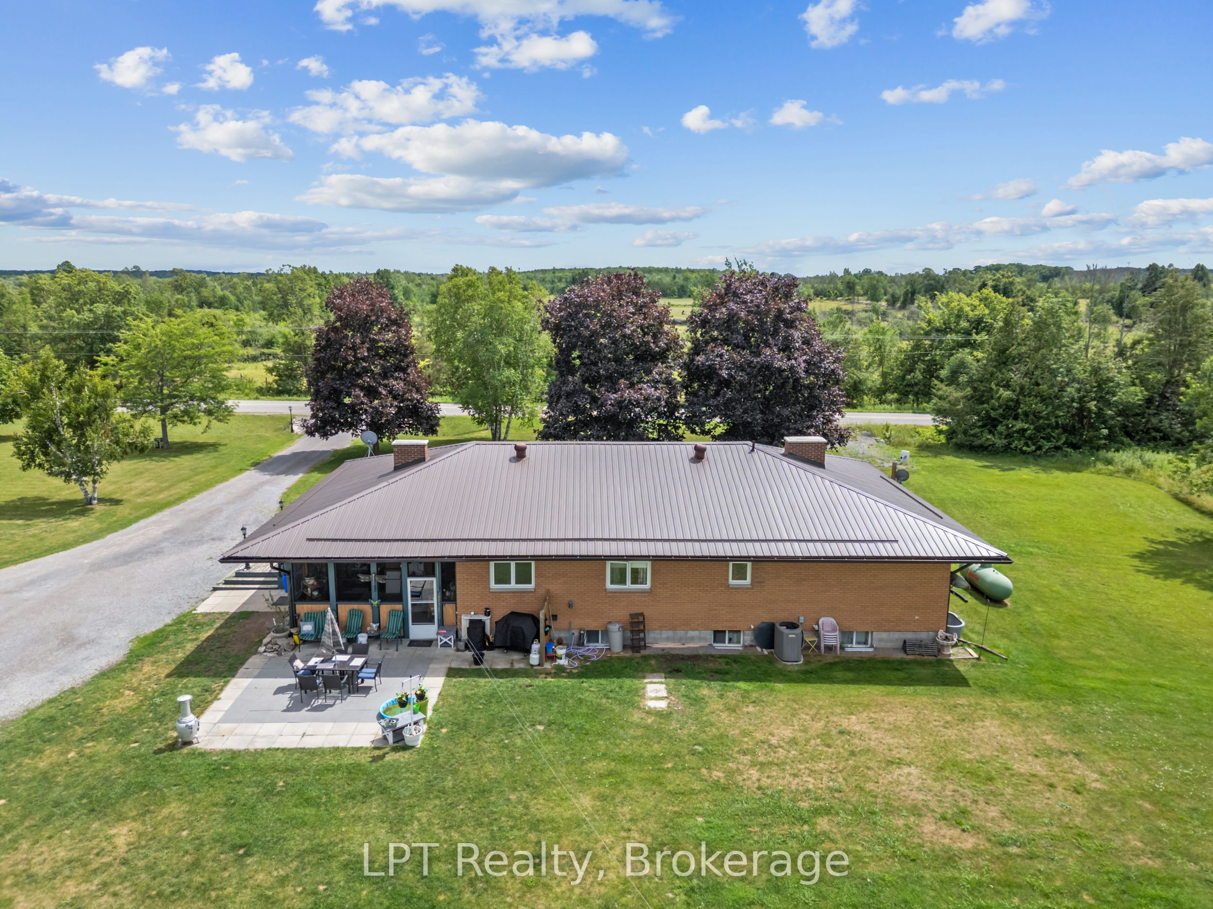 2110 13th Line E Property Photo 39