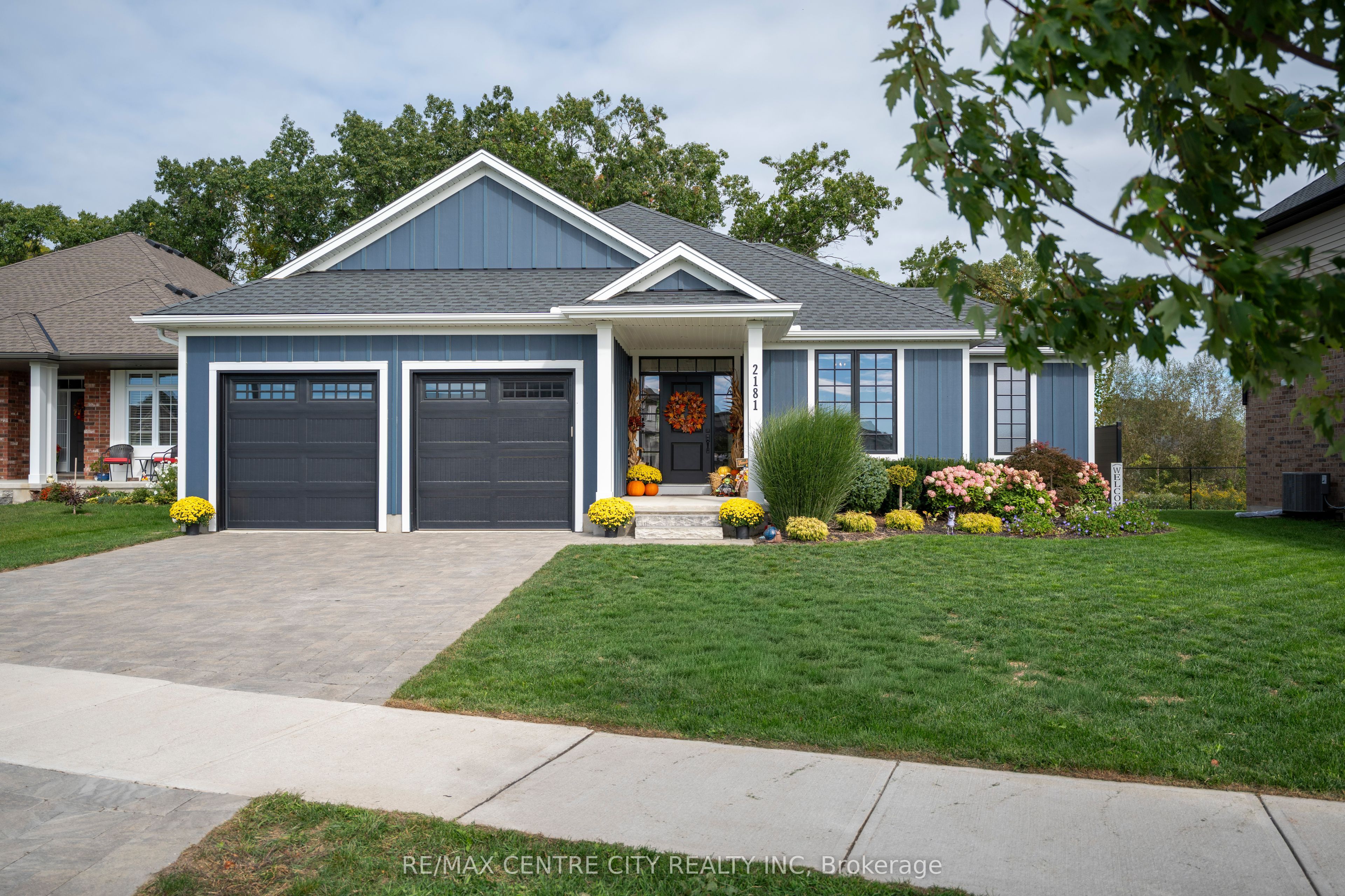 2181 Lockwood Crescent Property Photo 1