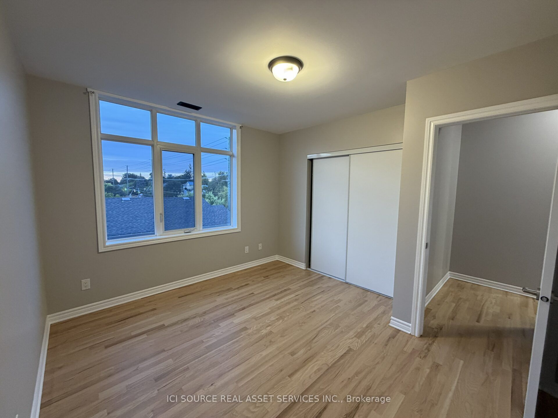 682 Churchill Avenue N 301 Property Photo 10