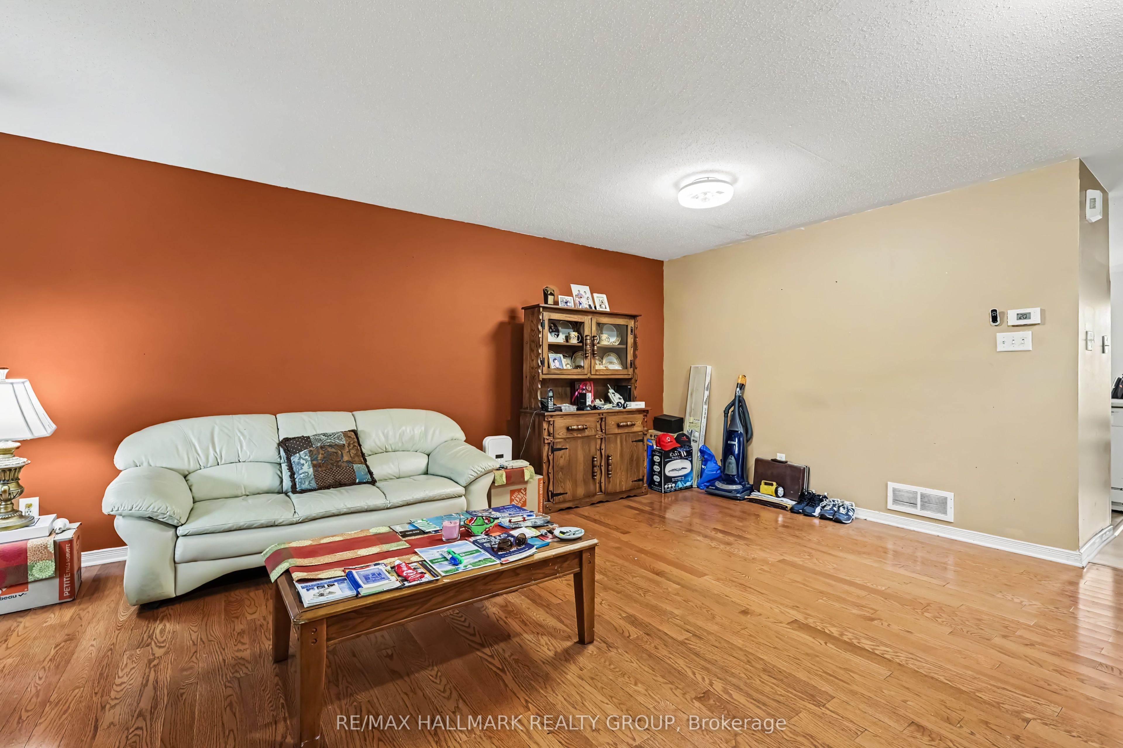 118 Hollowbrook Drive Property Photo 4