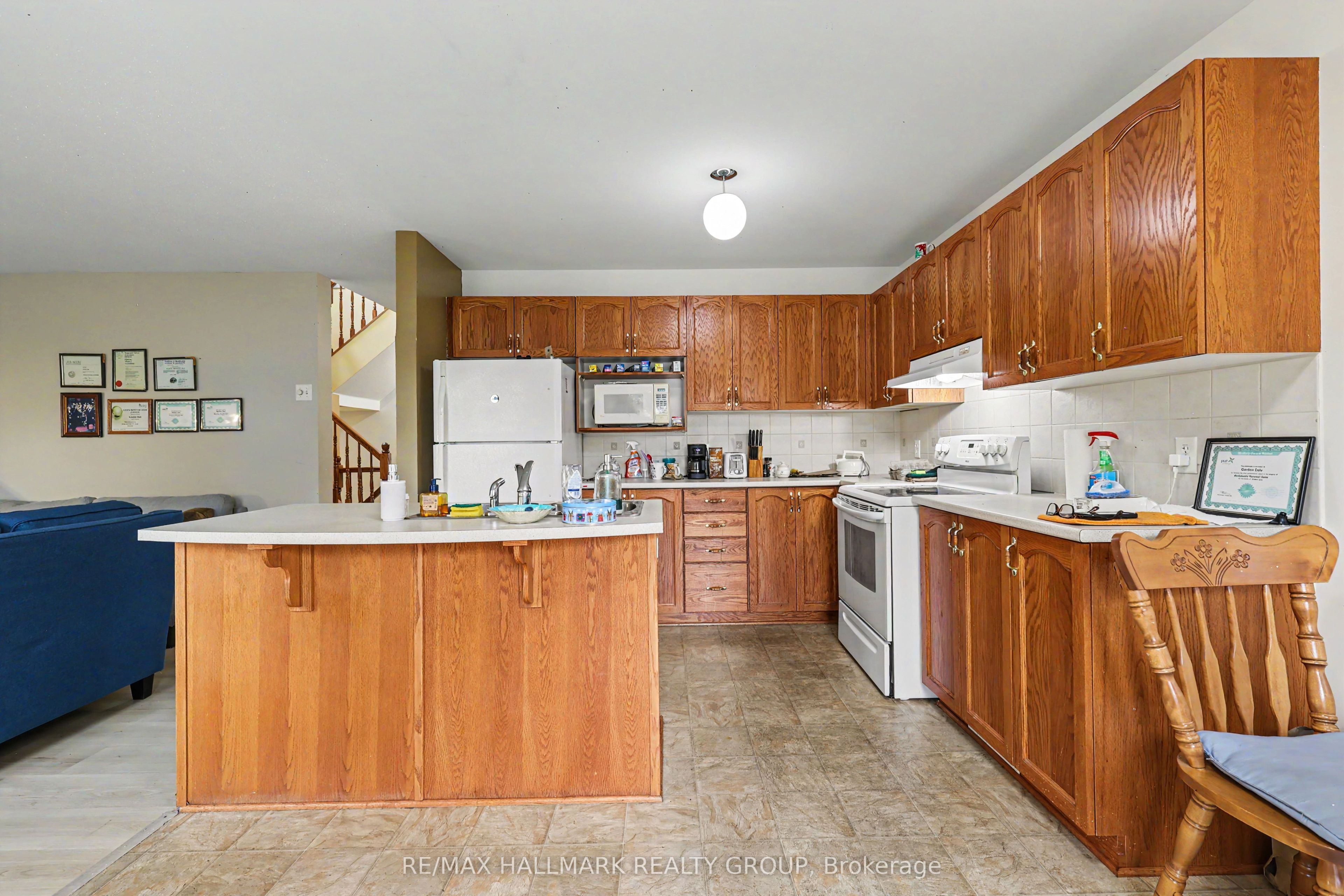 118 Hollowbrook Drive Property Photo 8