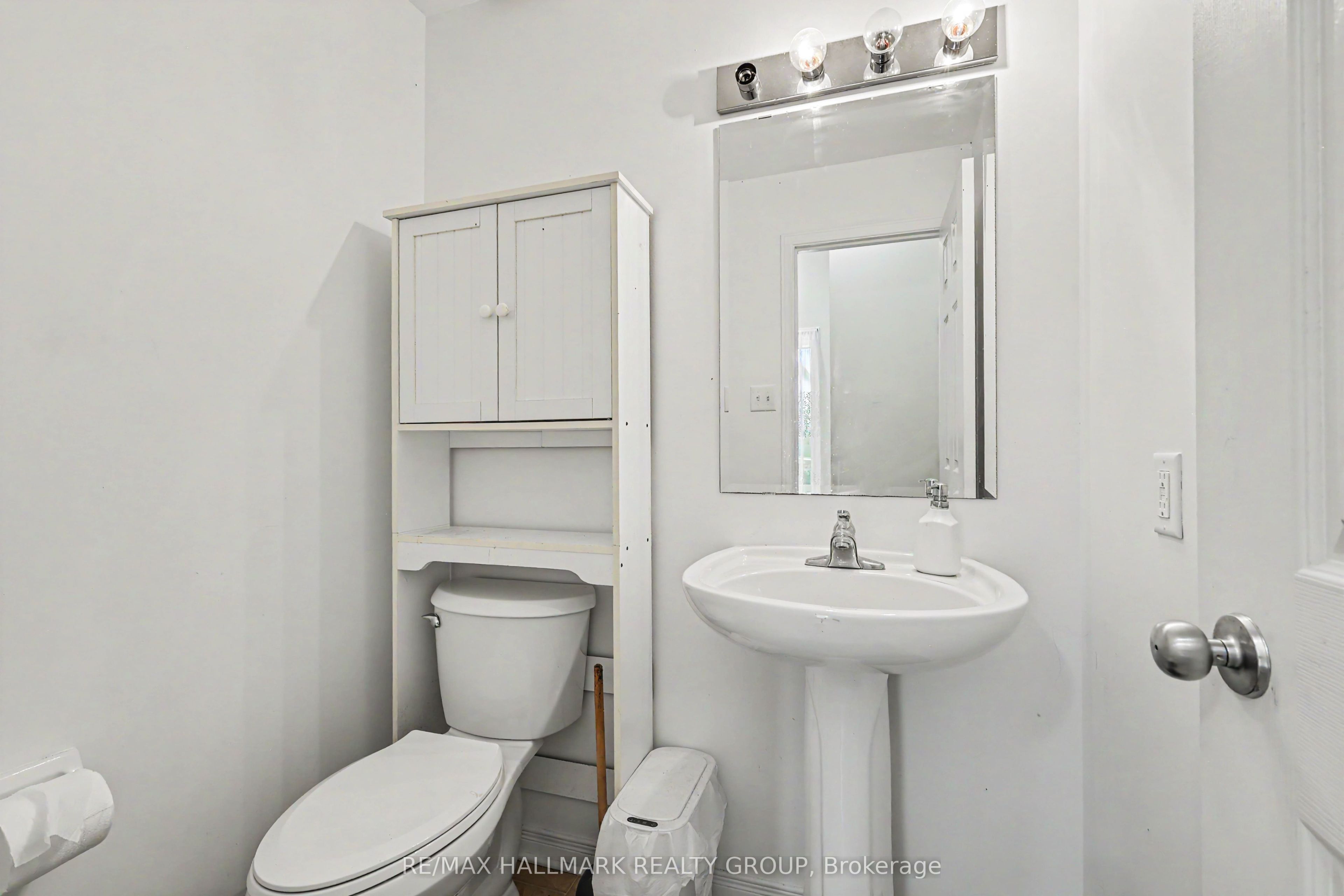 118 Hollowbrook Drive Property Photo 11