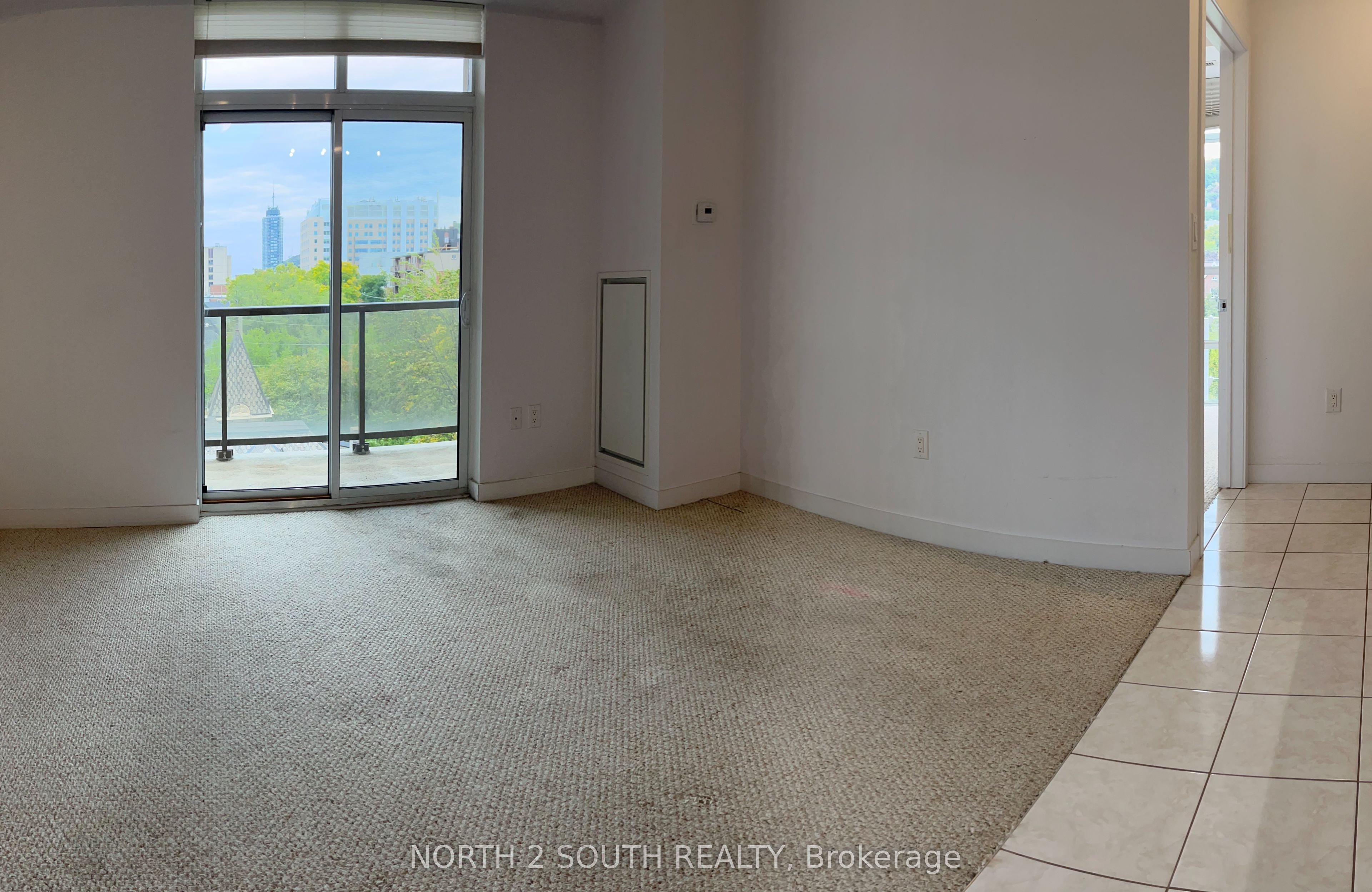 90 Charlton Avenue W 605 Property Photo 7