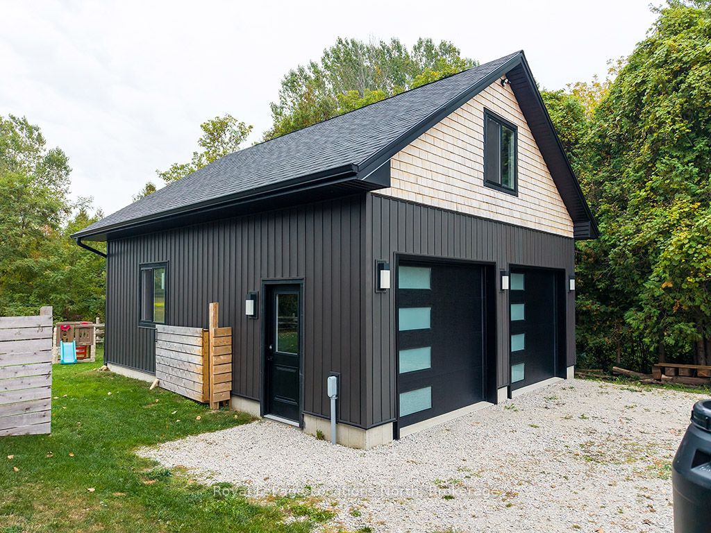 157807 7th Line Property Photo 4