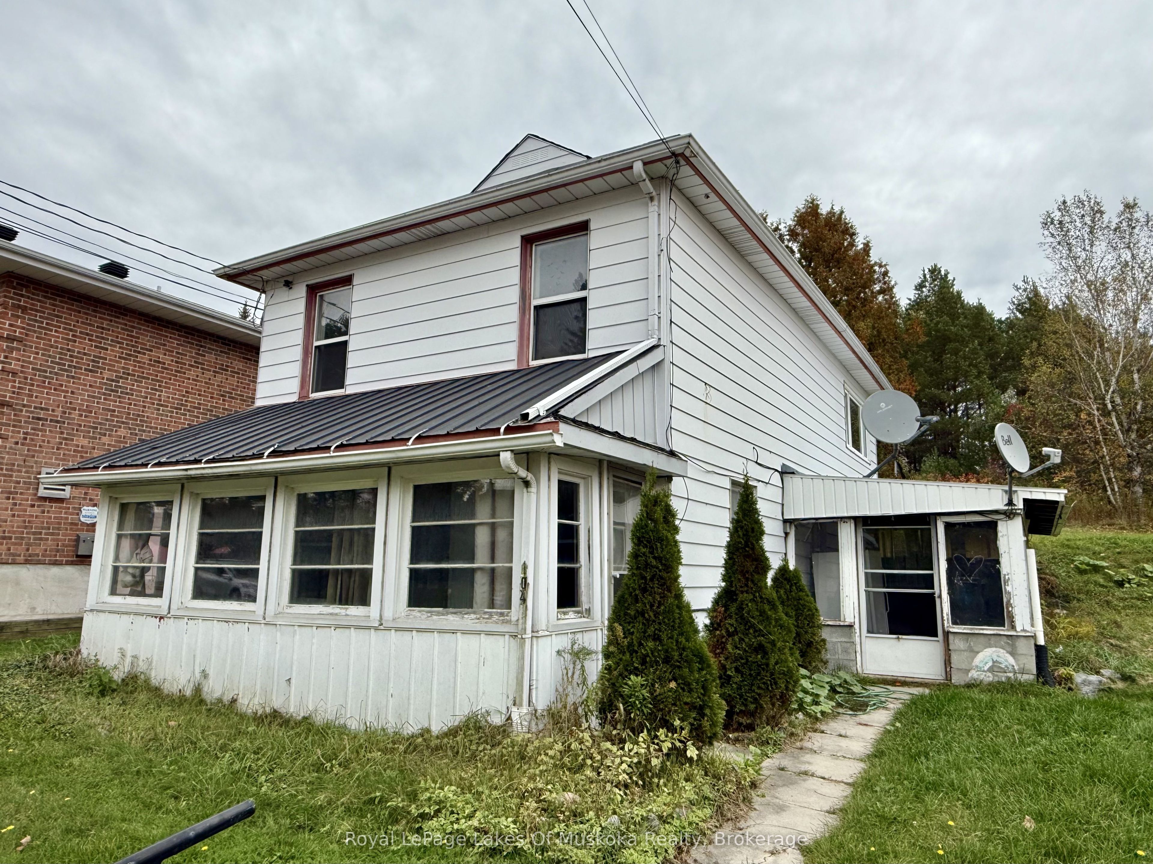 104 Ontario Street Property Photo 1