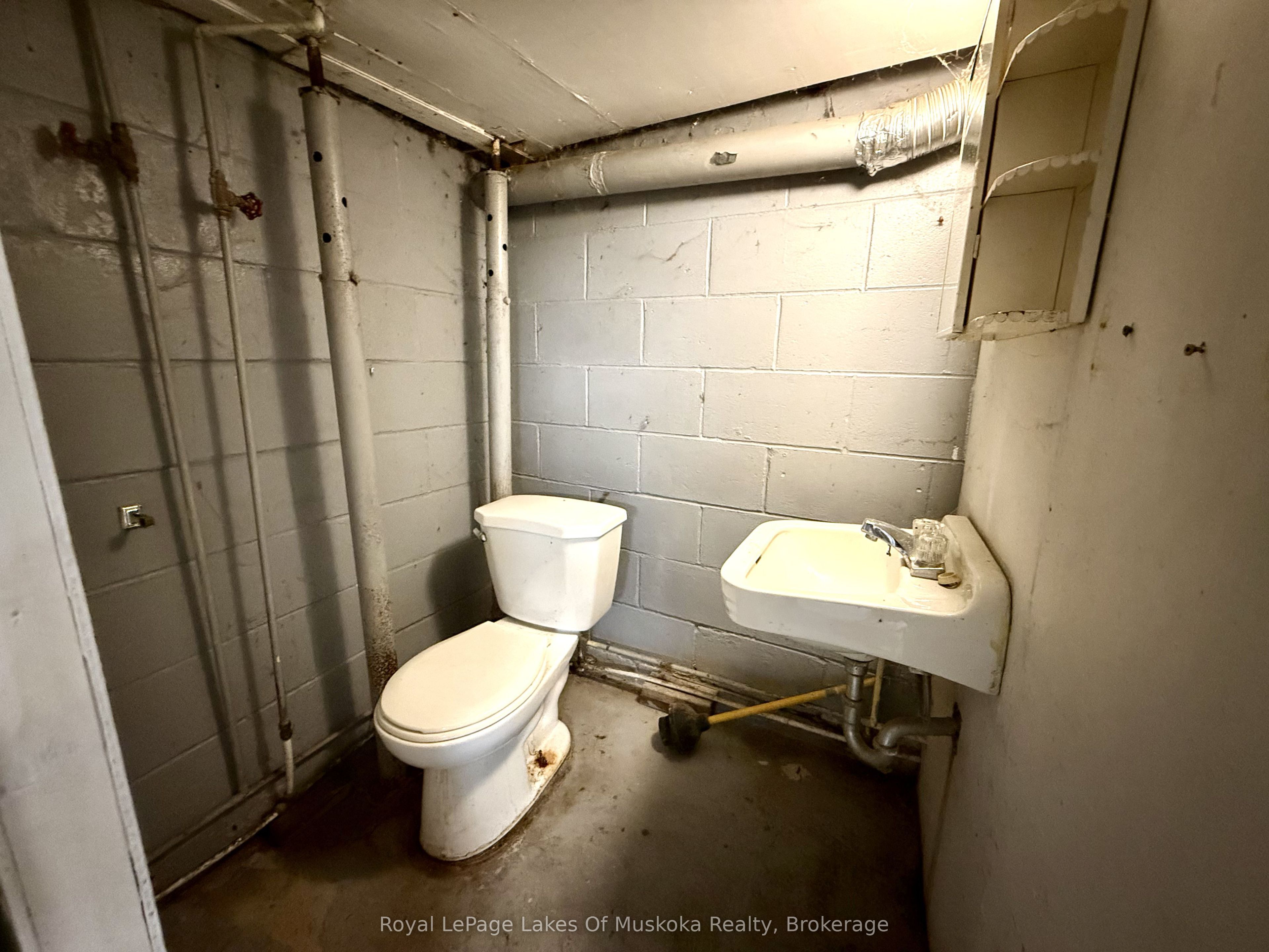 104 Ontario Street Property Photo 16