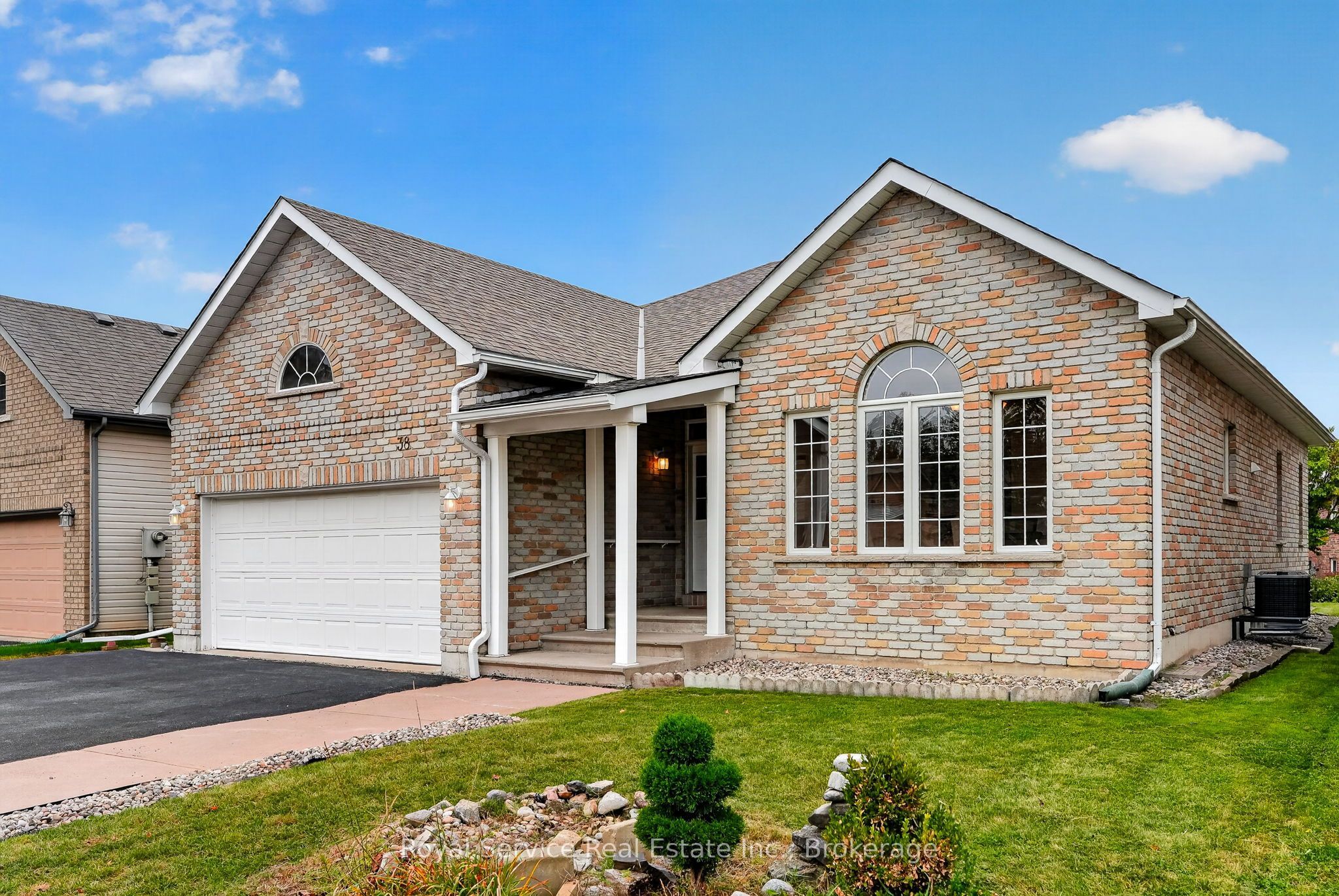 38 Finch Drive Property Photo 1