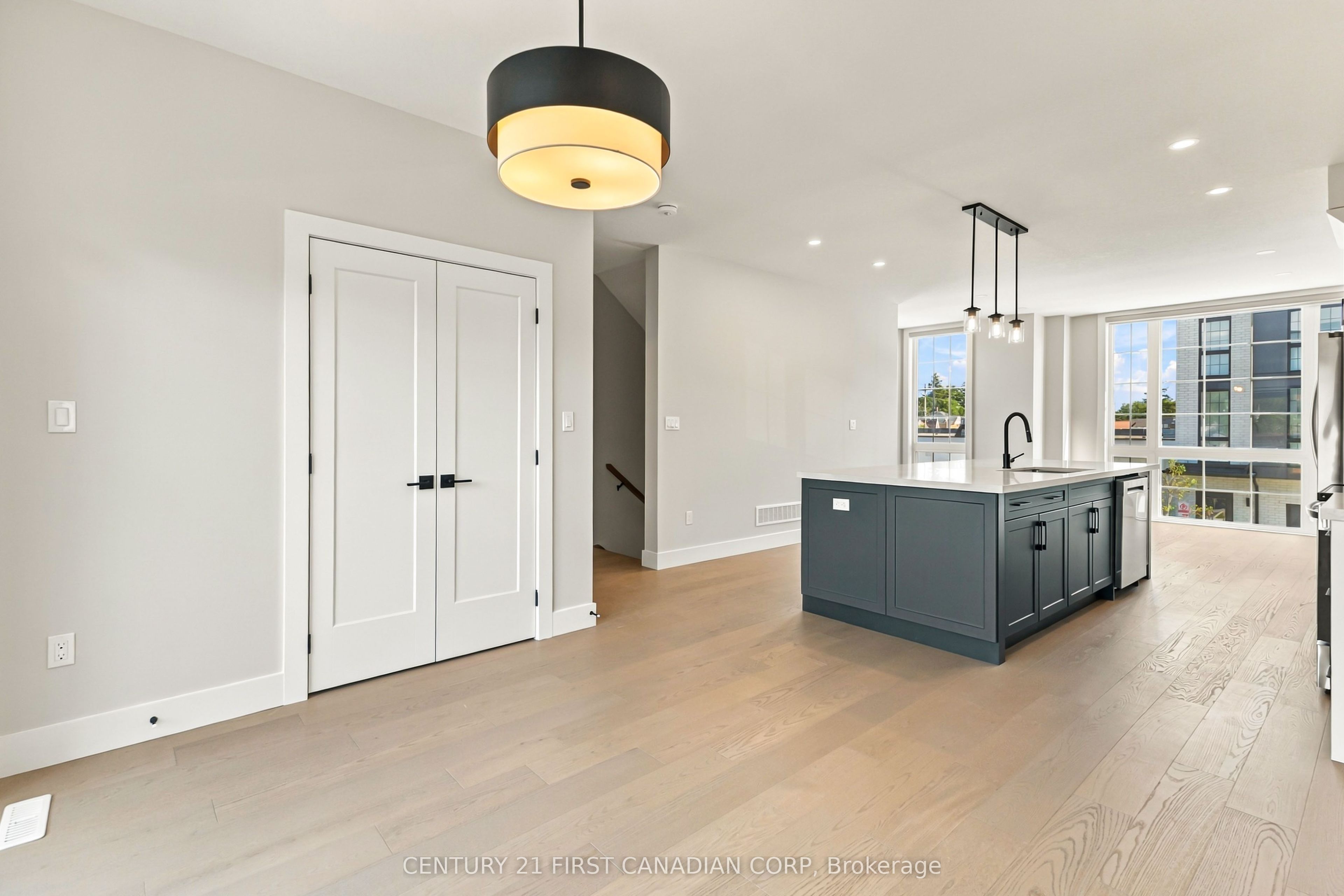 2500 Main Street 1 Property Photo 8