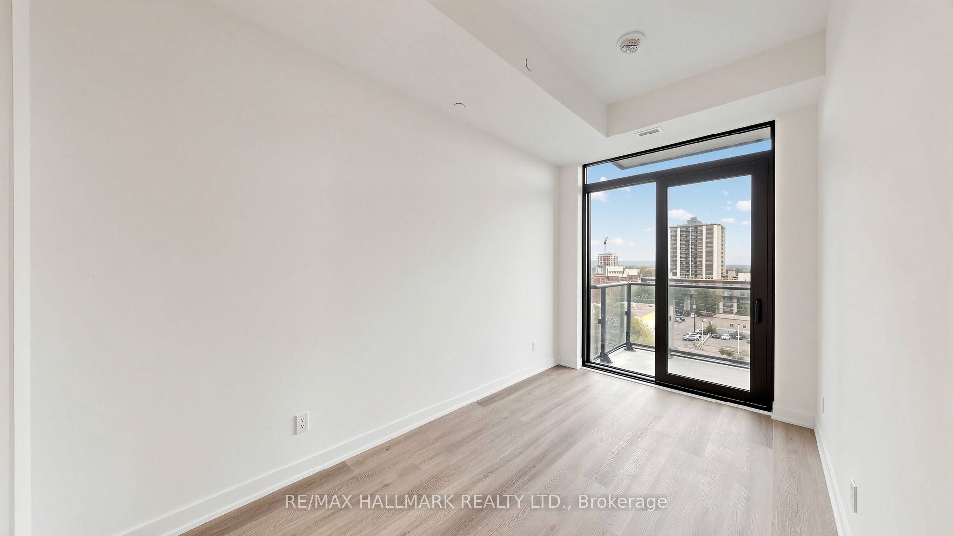 101 John Street N 719 Property Photo 10
