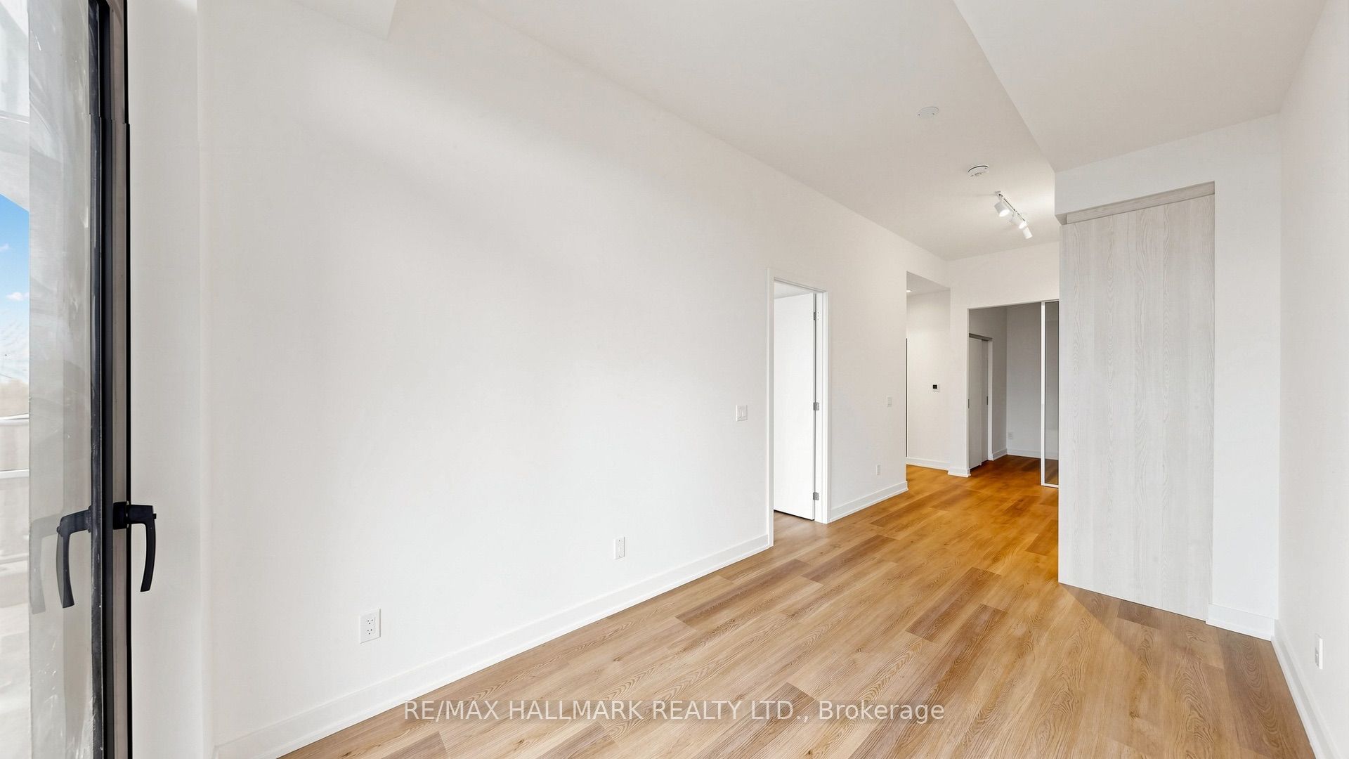101 John Street N 719 Property Photo 14