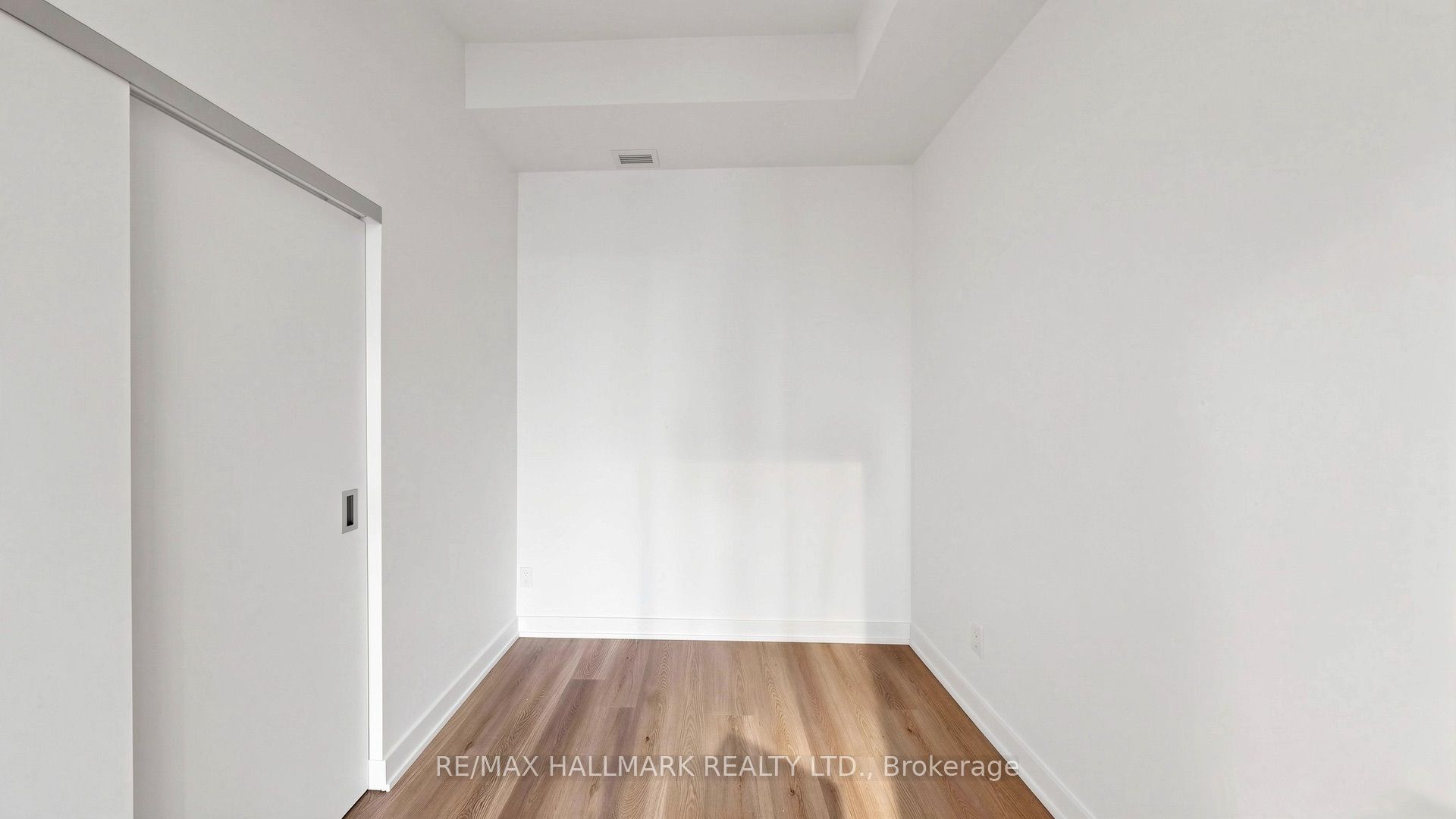 101 John Street N 719 Property Photo 22