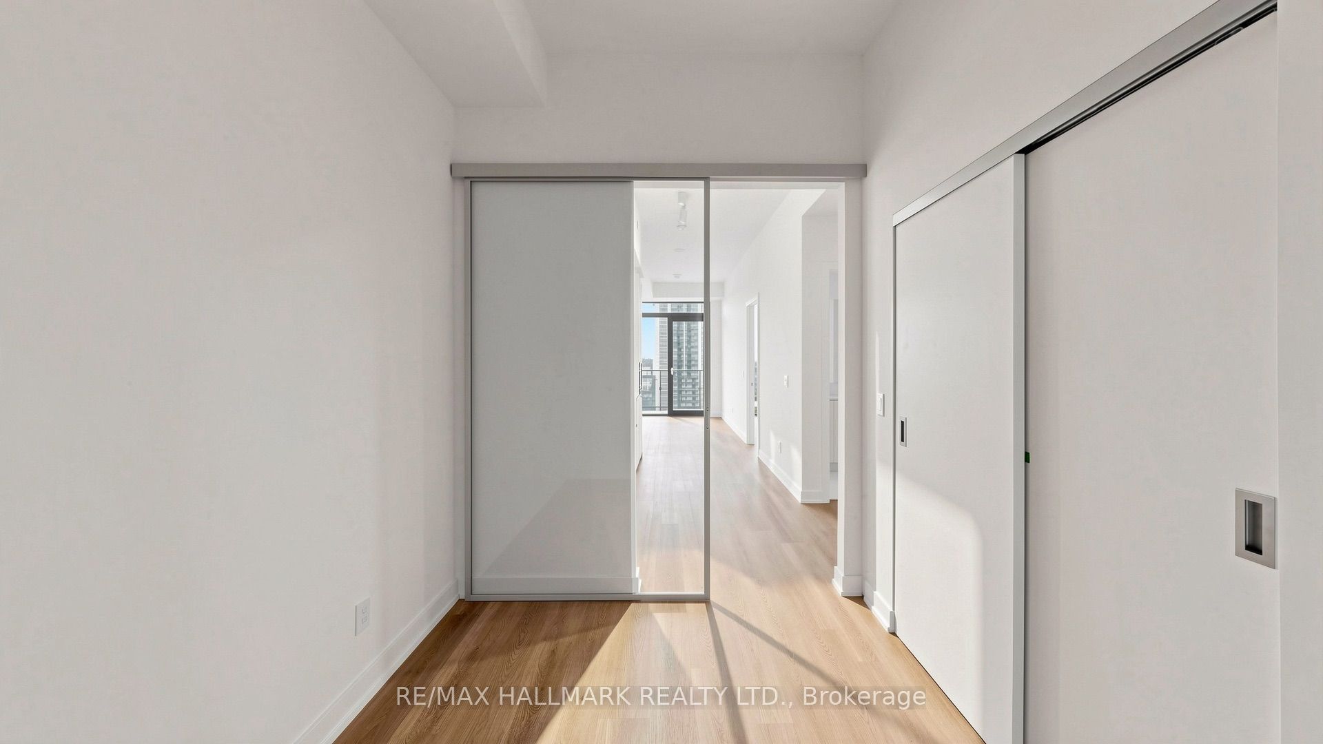 101 John Street N 719 Property Photo 25