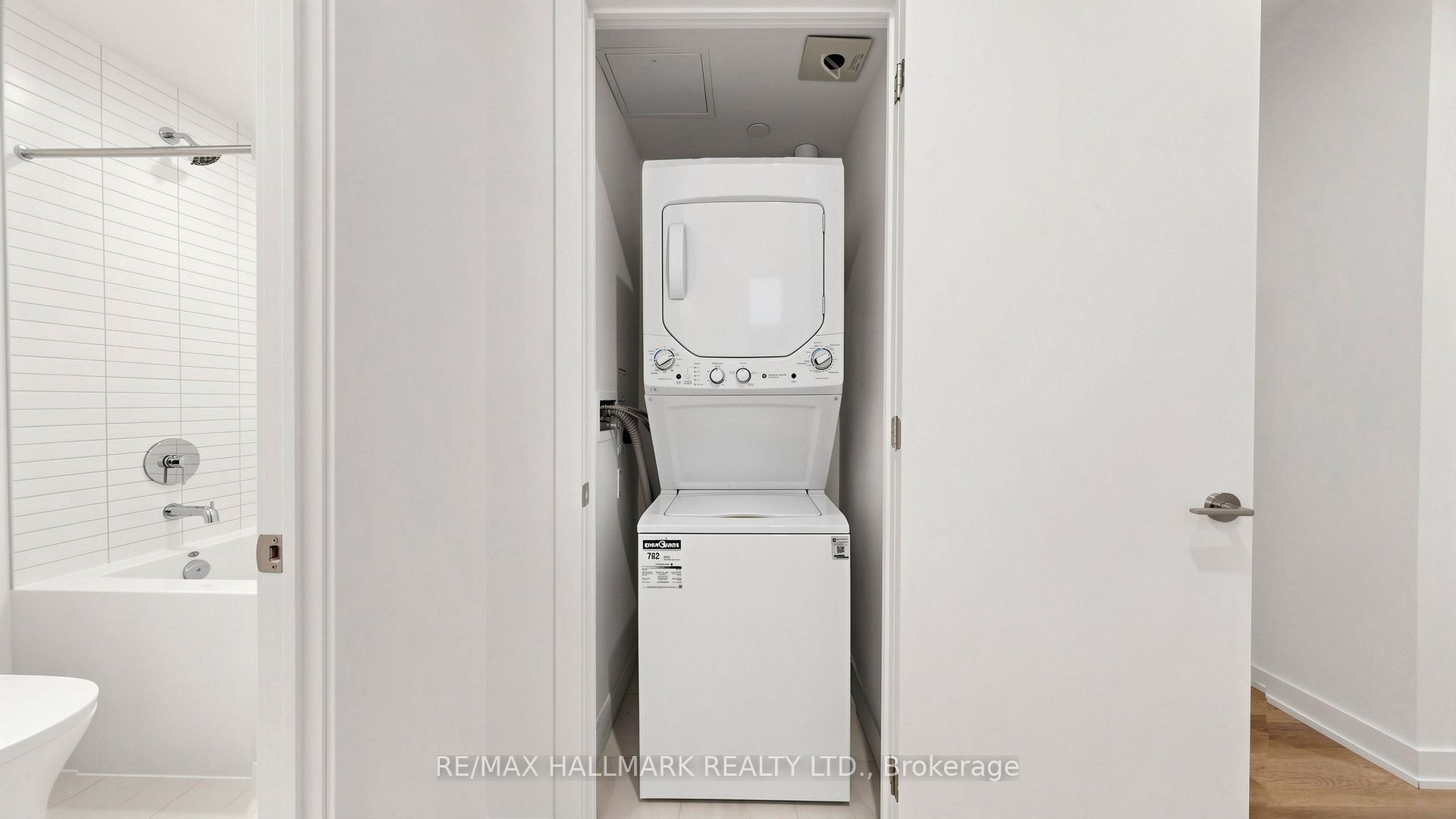 101 John Street N 719 Property Photo 33
