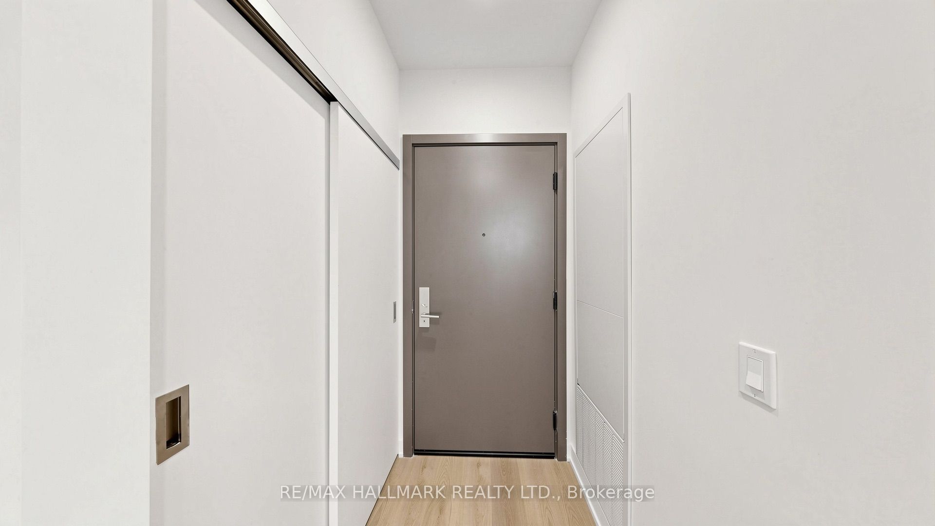 101 John Street N 719 Property Photo 35